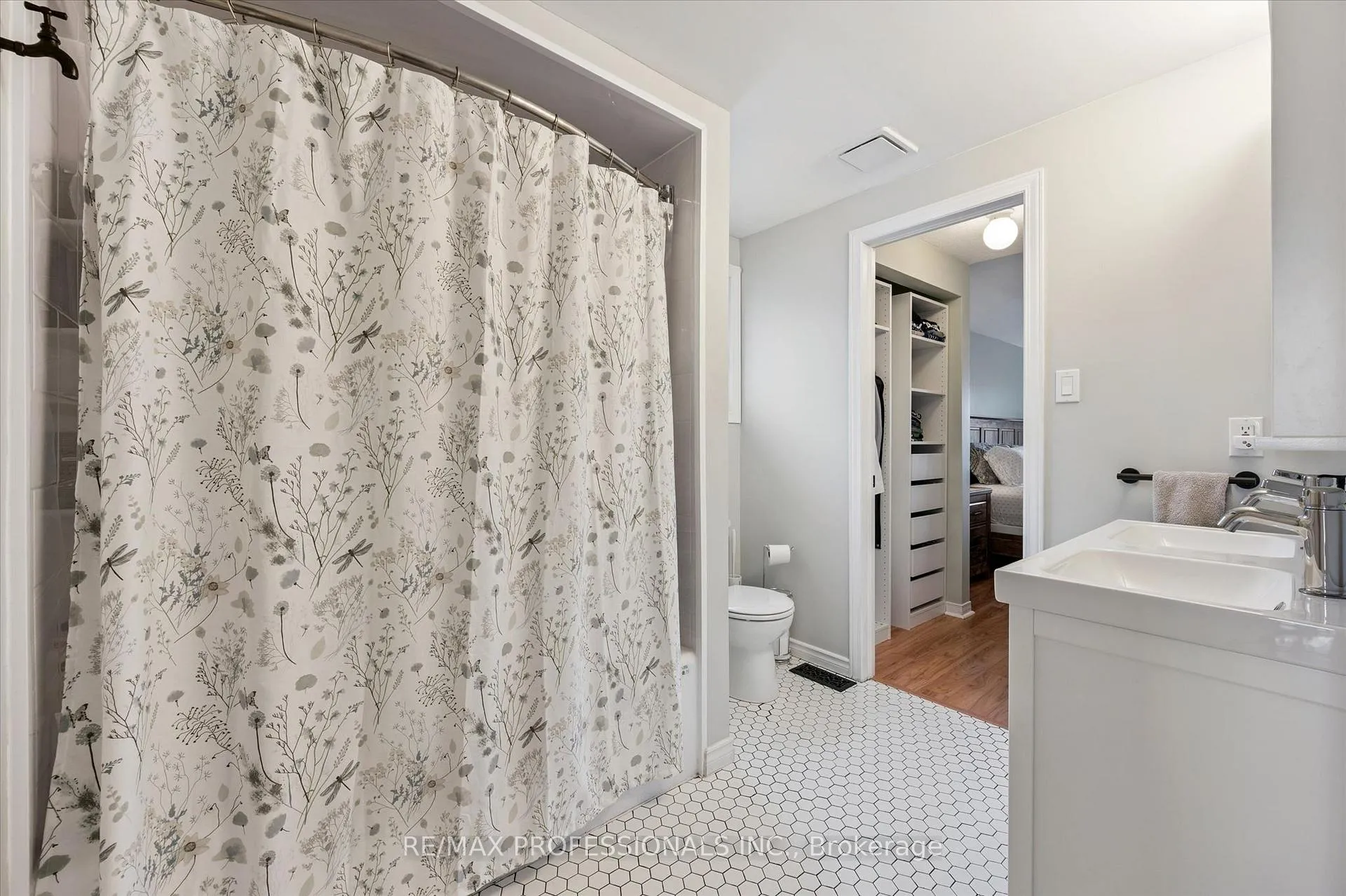 Photo 20 of 6 Orchid Crescent, Kitchener — HOMEH