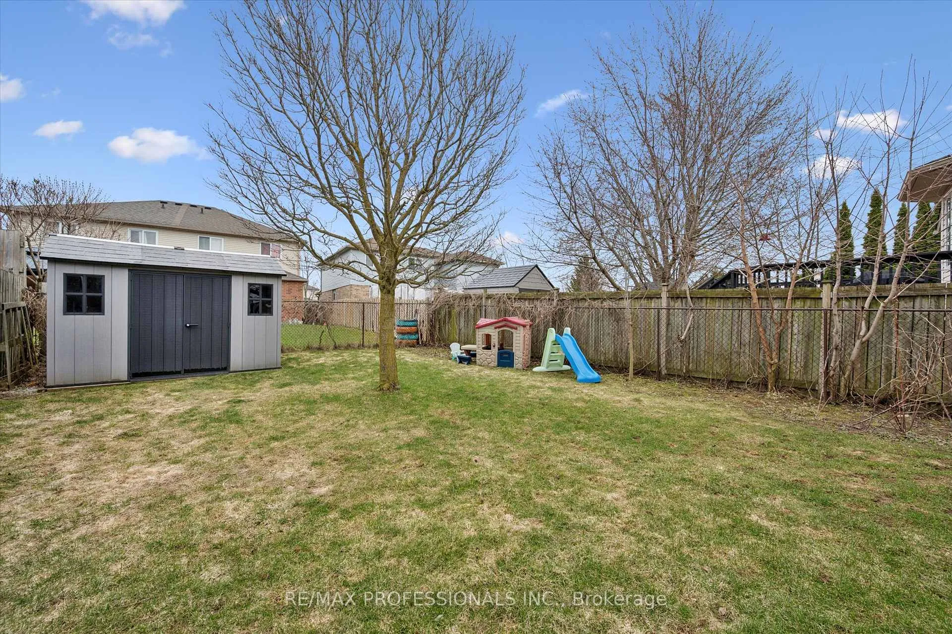 Photo 33 of 6 Orchid Crescent, Kitchener — HOMEH