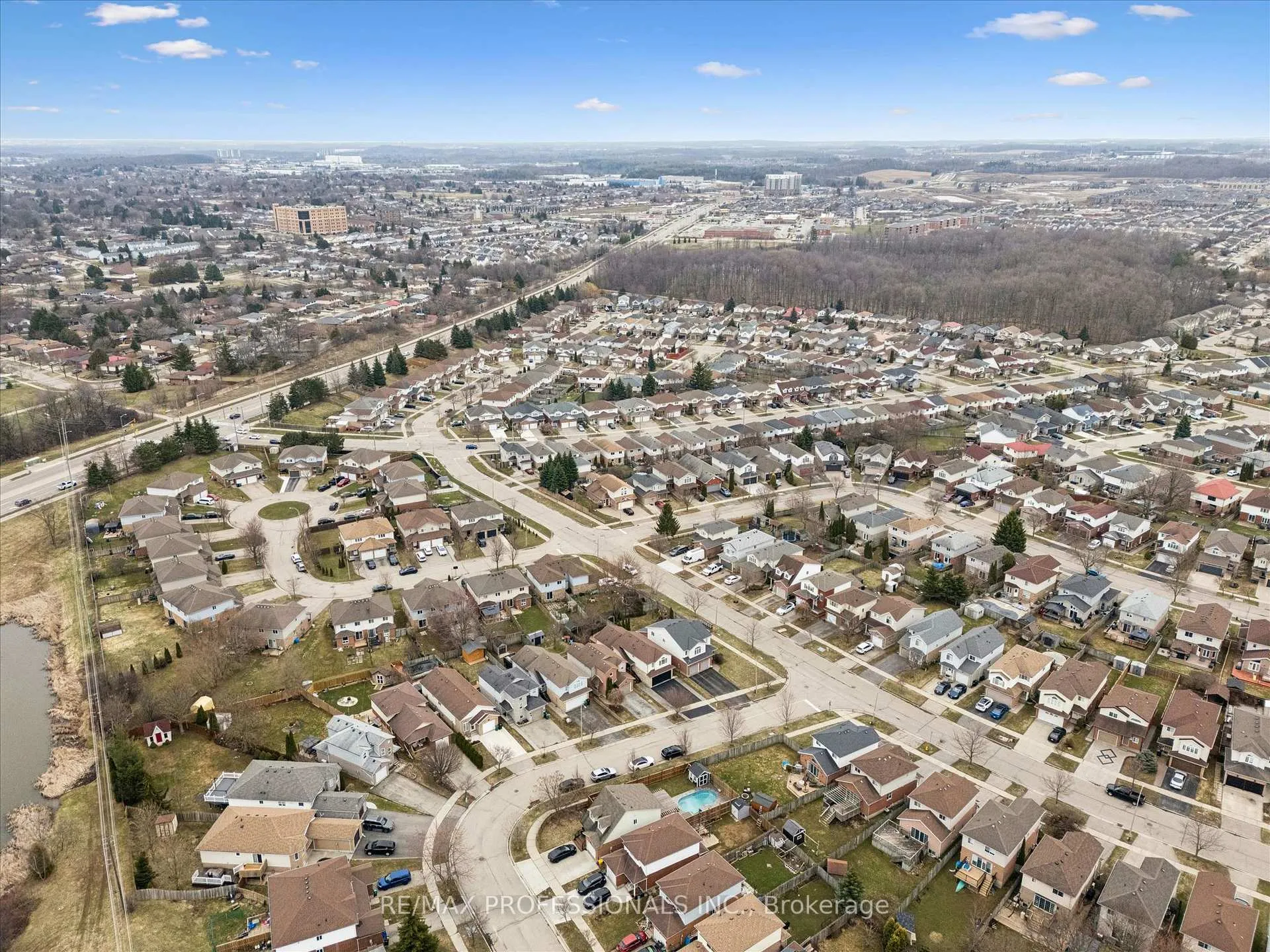 Photo 40 of 6 Orchid Crescent, Kitchener — HOMEH