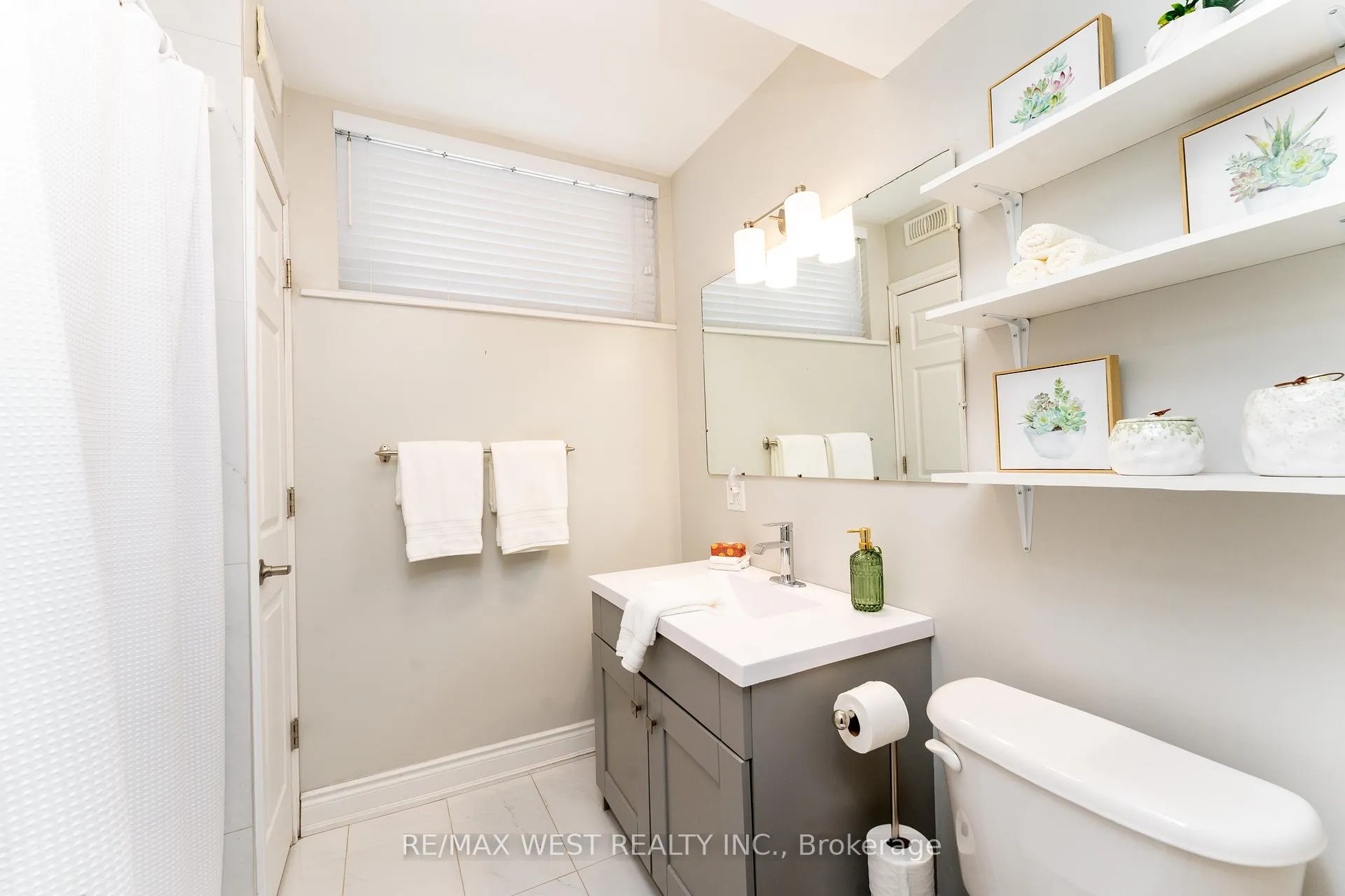 Photo 21 of 57 Alpaca Drive, Scarborough, Woburn — HOMEH