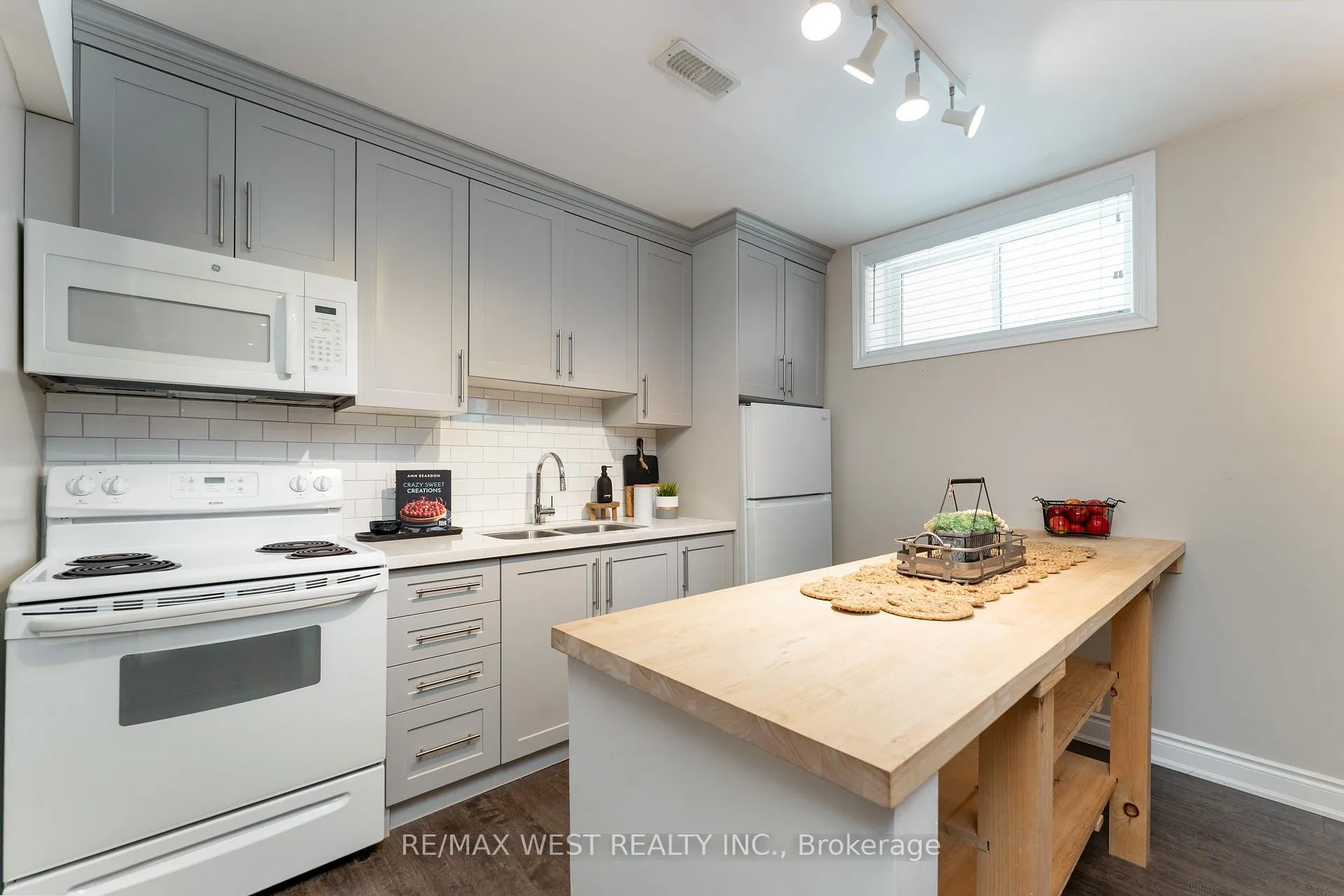Photo 22 of 57 Alpaca Drive, Scarborough, Woburn — HOMEH