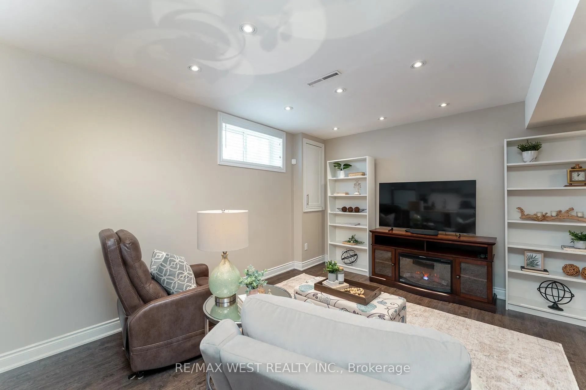Photo 23 of 57 Alpaca Drive, Scarborough, Woburn — HOMEH