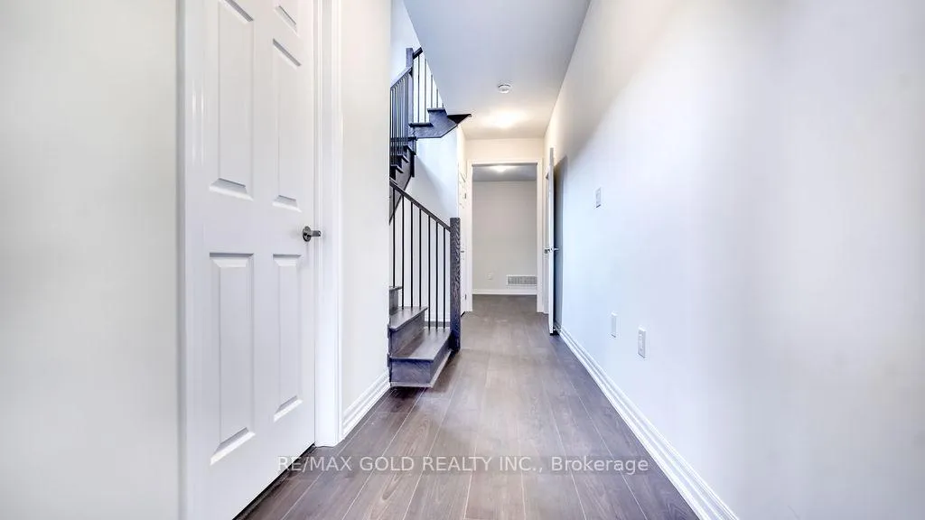 Photo 4 of 74 Northrop Avenue, Clarington, Newcastle — HOMEH