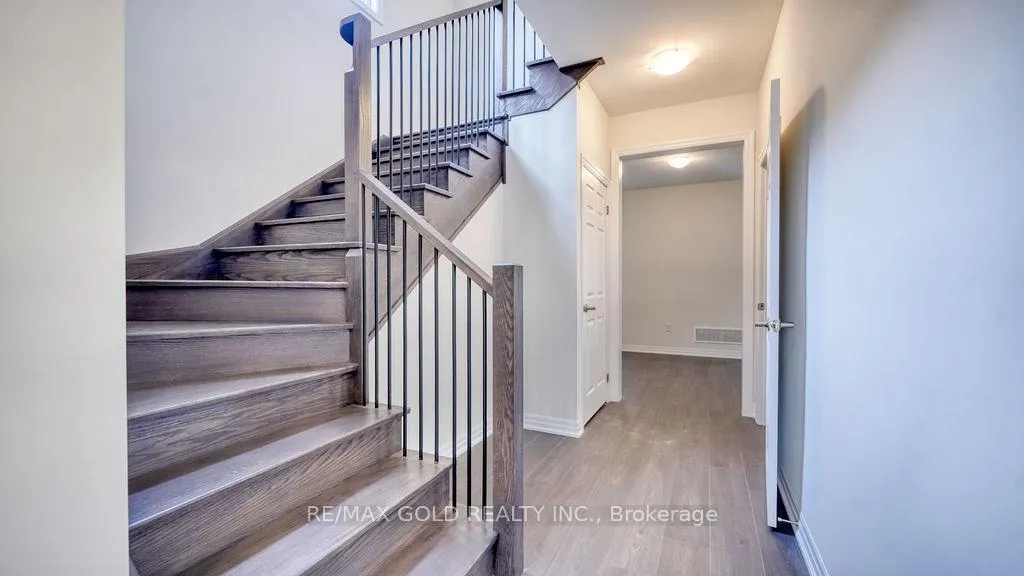 Photo 5 of 74 Northrop Avenue, Clarington, Newcastle — HOMEH