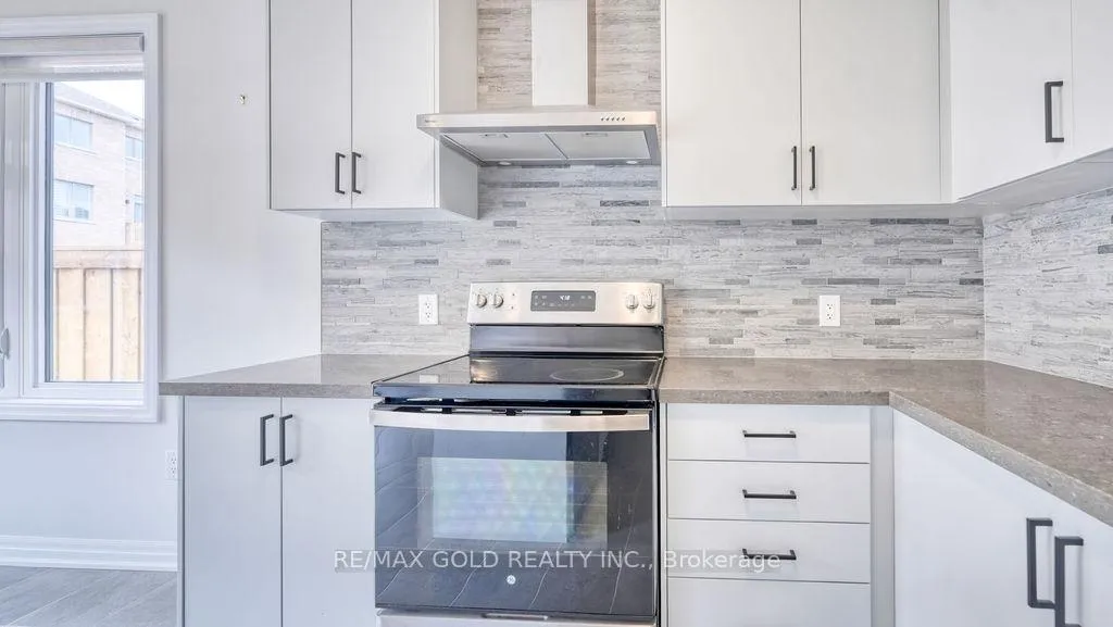 Photo 16 of 74 Northrop Avenue, Clarington, Newcastle — HOMEH