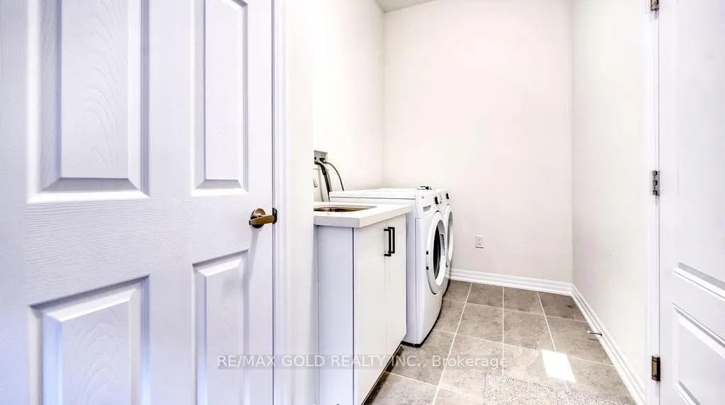 Photo 18 of 74 Northrop Avenue, Clarington, Newcastle — HOMEH
