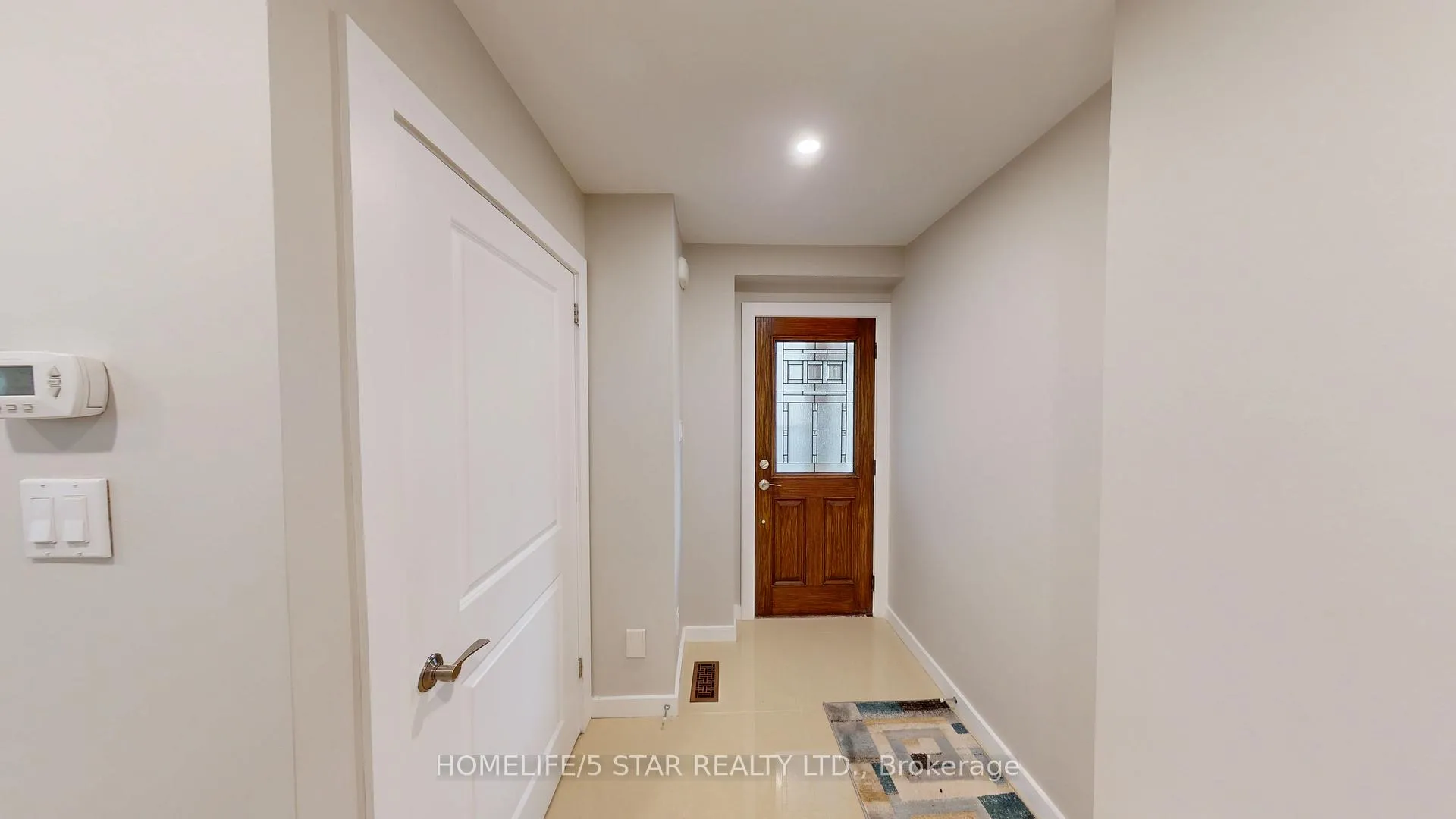 Photo 2 of 42 Pilkington Crescent, Vaughan, Brownridge — HOMEH