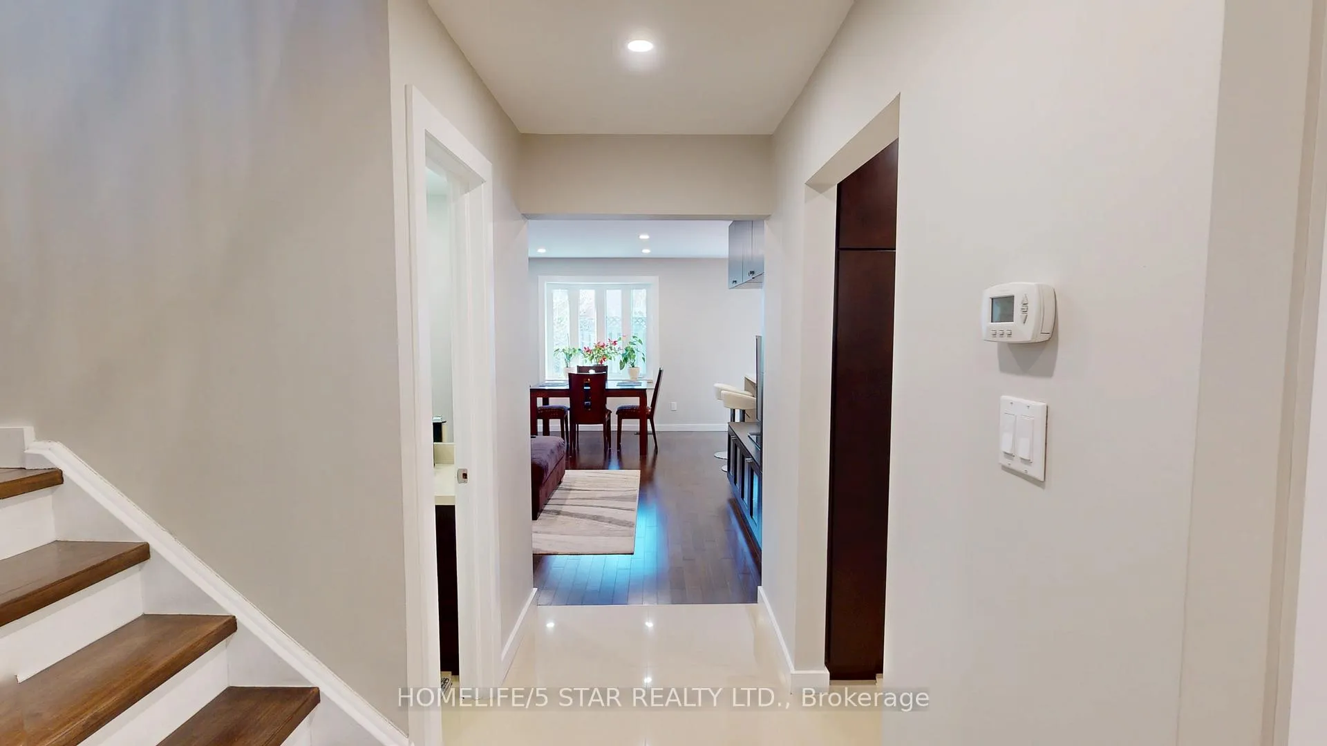 Photo 4 of 42 Pilkington Crescent, Vaughan, Brownridge — HOMEH