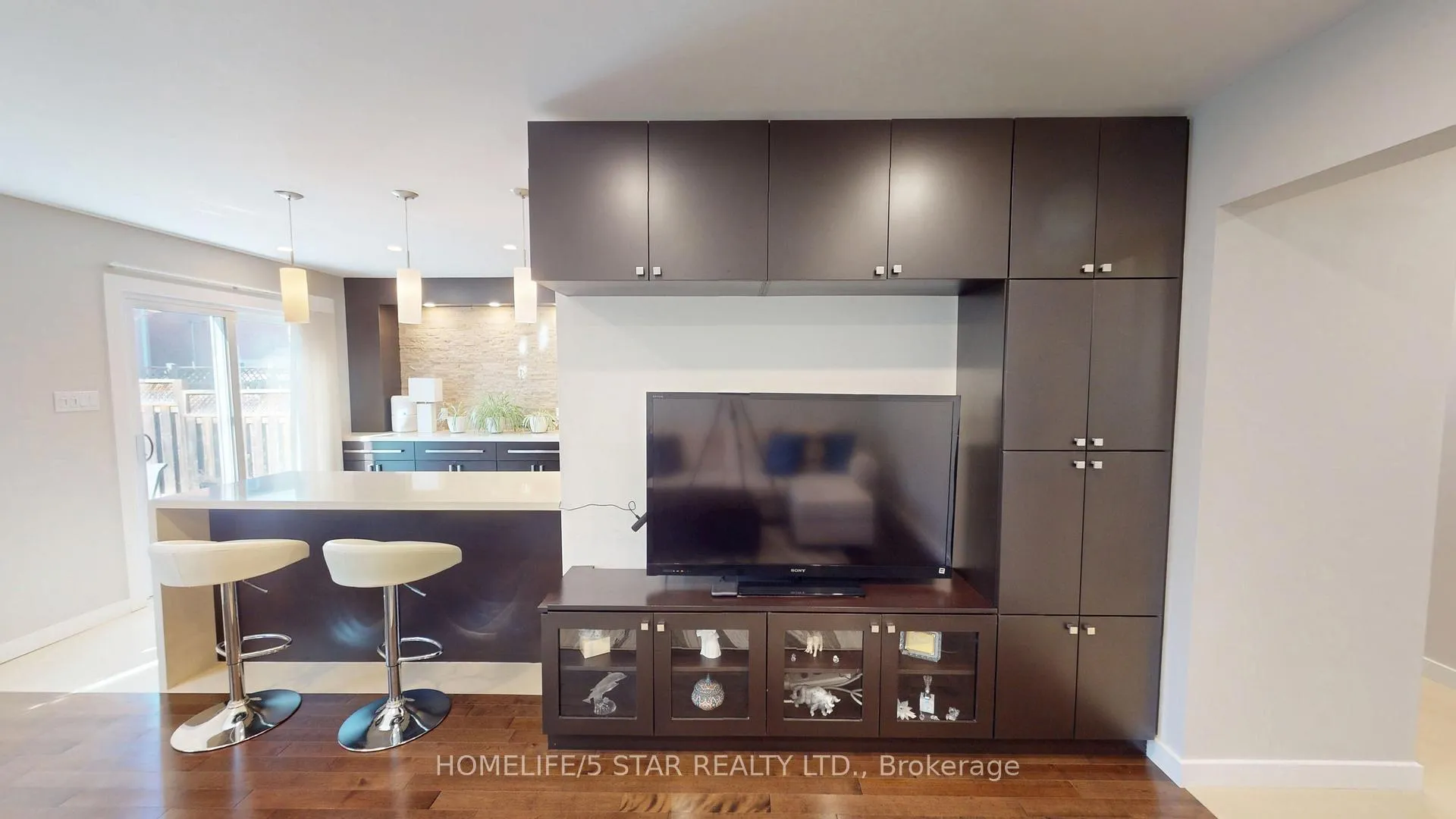Photo 6 of 42 Pilkington Crescent, Vaughan, Brownridge — HOMEH