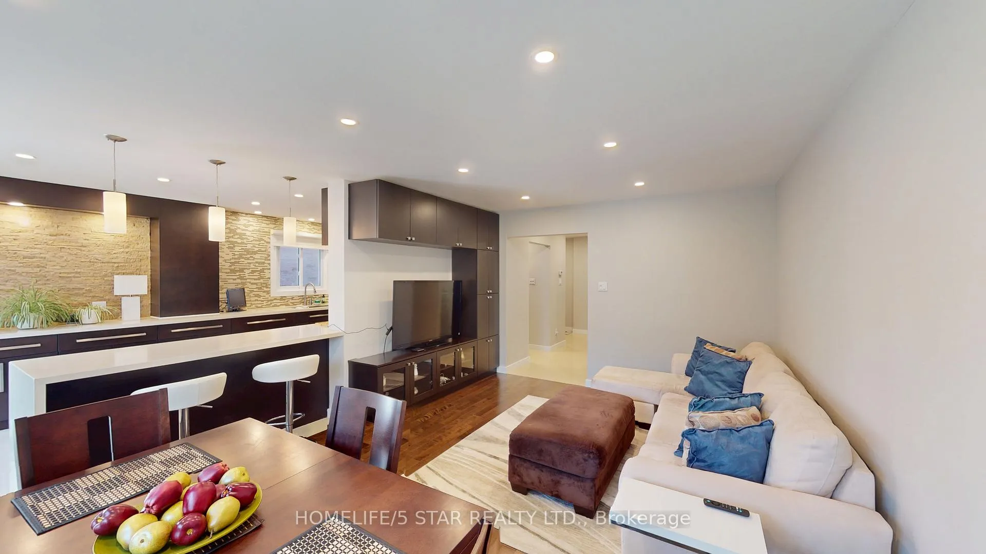 Photo 7 of 42 Pilkington Crescent, Vaughan, Brownridge — HOMEH