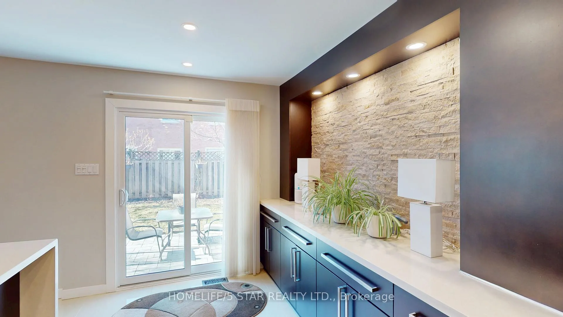 Photo 13 of 42 Pilkington Crescent, Vaughan, Brownridge — HOMEH