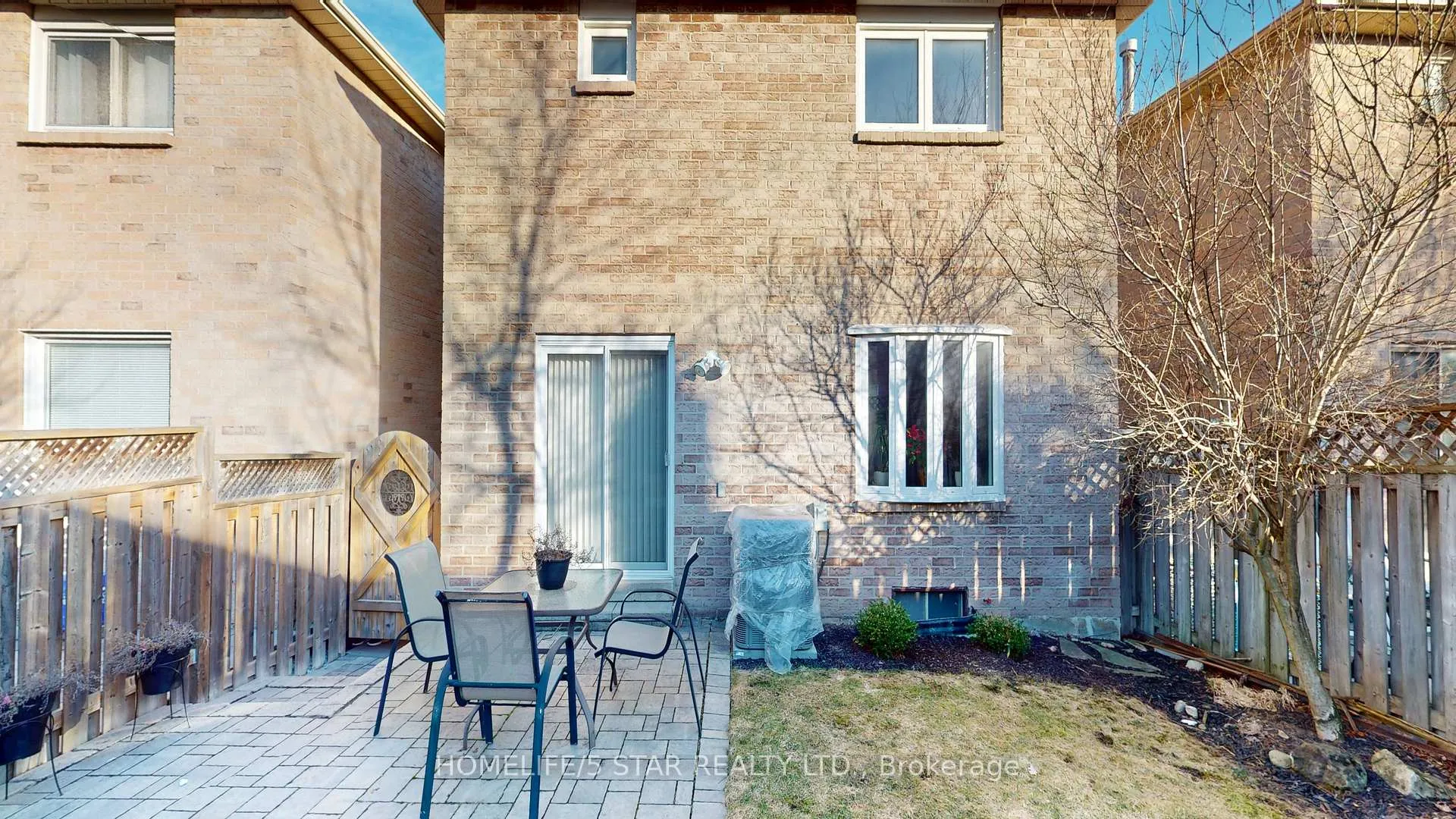 Photo 14 of 42 Pilkington Crescent, Vaughan, Brownridge — HOMEH
