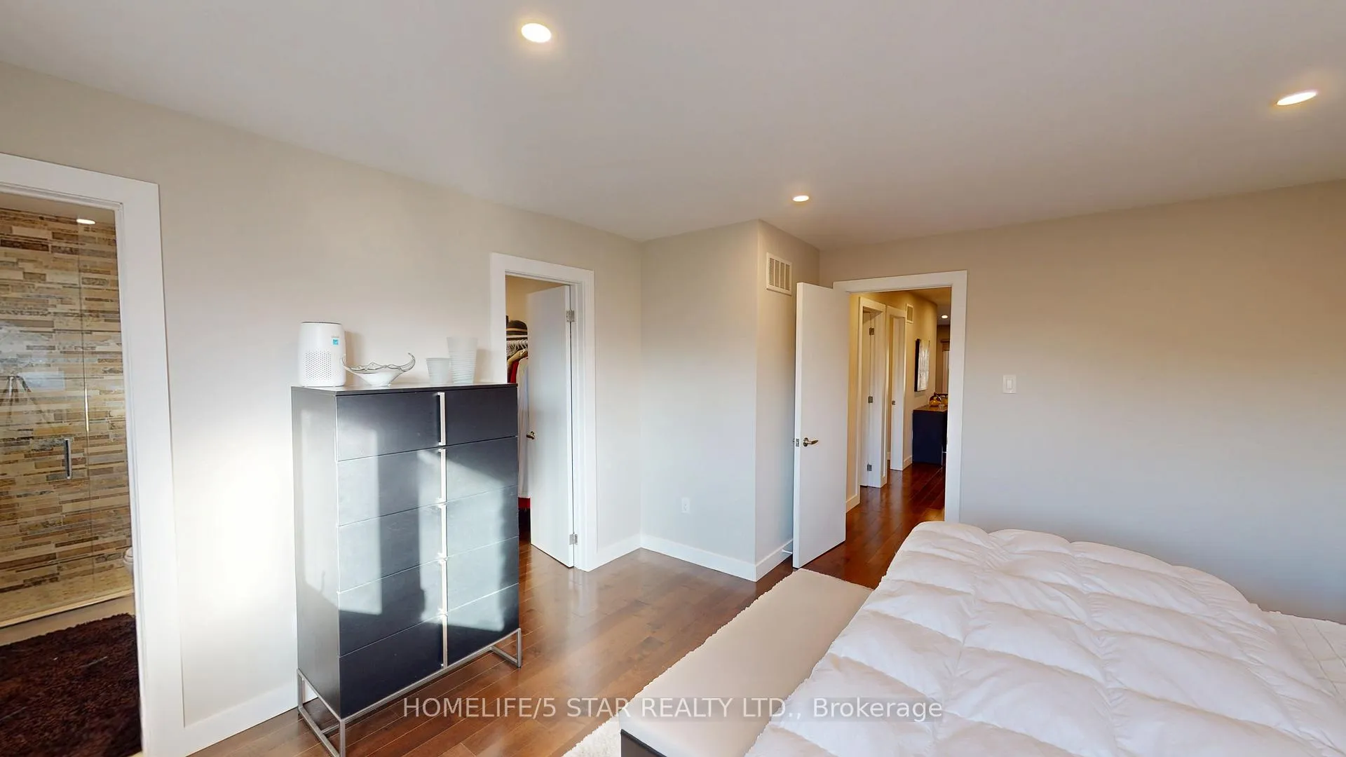 Photo 39 of 42 Pilkington Crescent, Vaughan, Brownridge — HOMEH