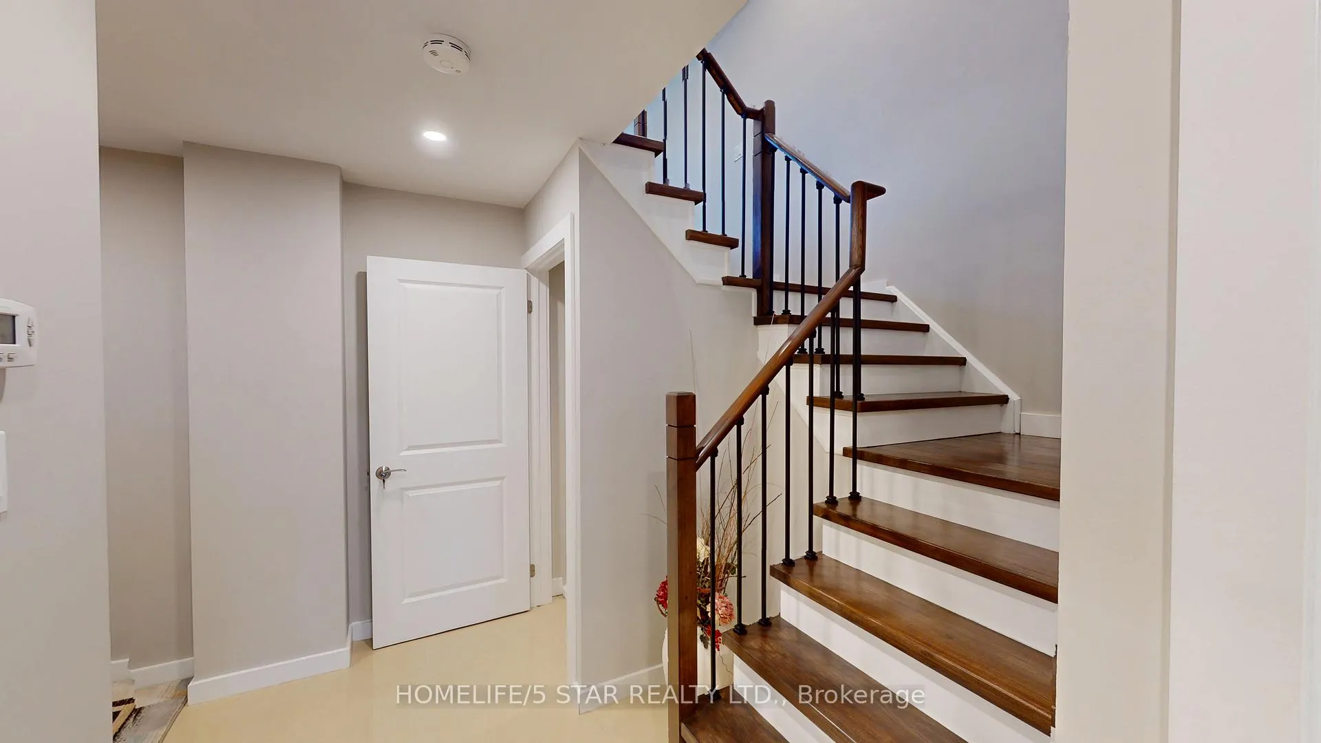 Photo 43 of 42 Pilkington Crescent, Vaughan, Brownridge — HOMEH