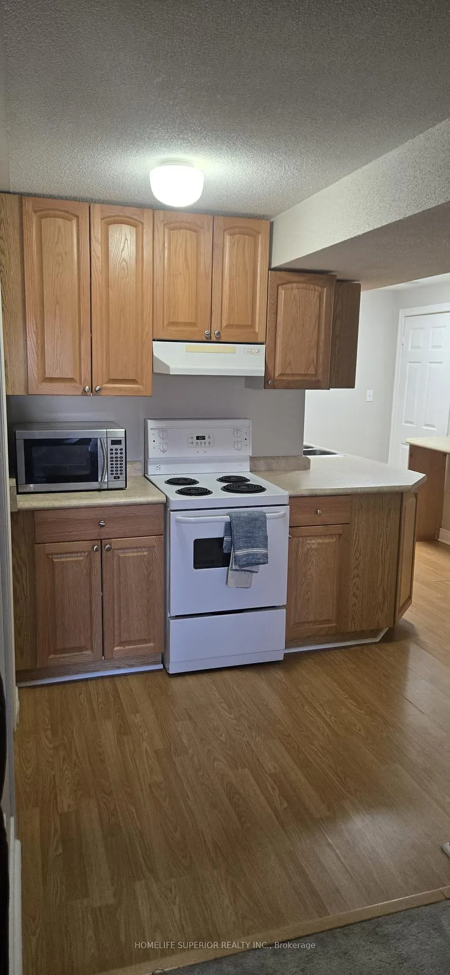 Photo 2 of 54 Mccrimmon Crescent, Clarington, Bowmanville — HOMEH