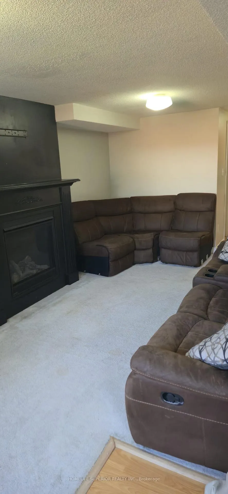 Photo 5 of 54 Mccrimmon Crescent, Clarington, Bowmanville — HOMEH