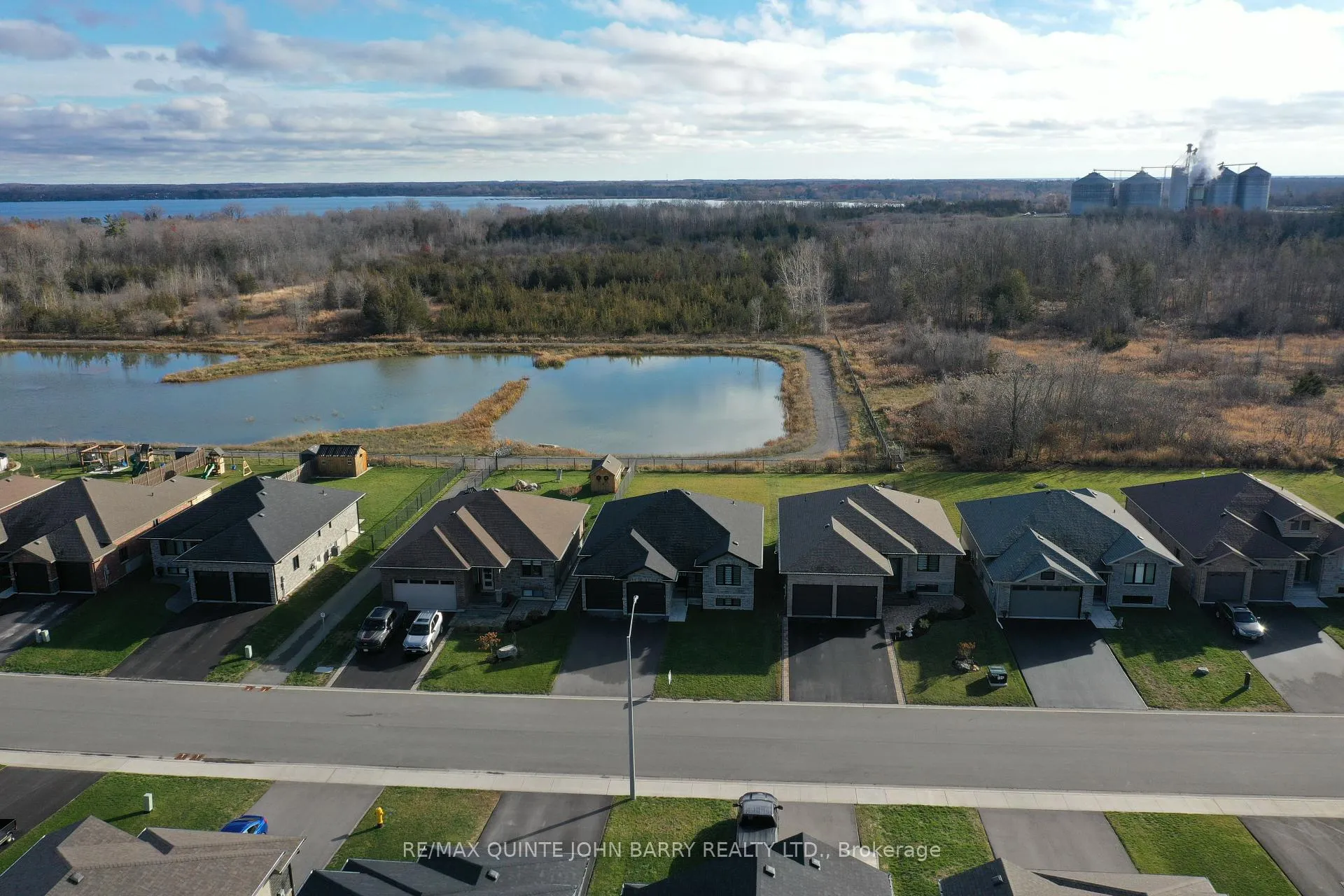 Photo 35 of 29 Cattail Crescent, Quinte West, Murray Ward — HOMEH