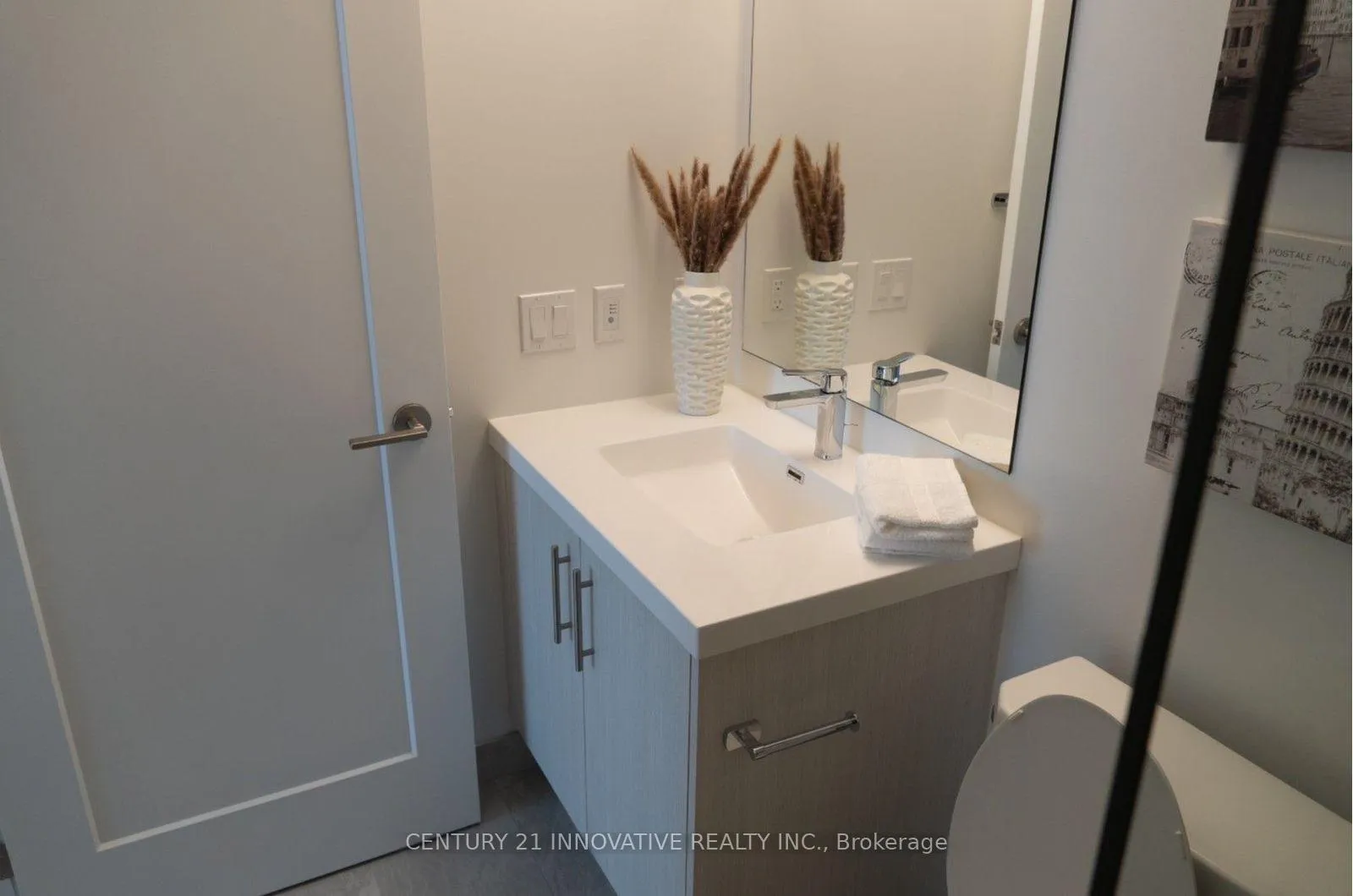 Photo 12 of Unit 715, 286 Main Street, Toronto, East End-Danforth — HOMEH