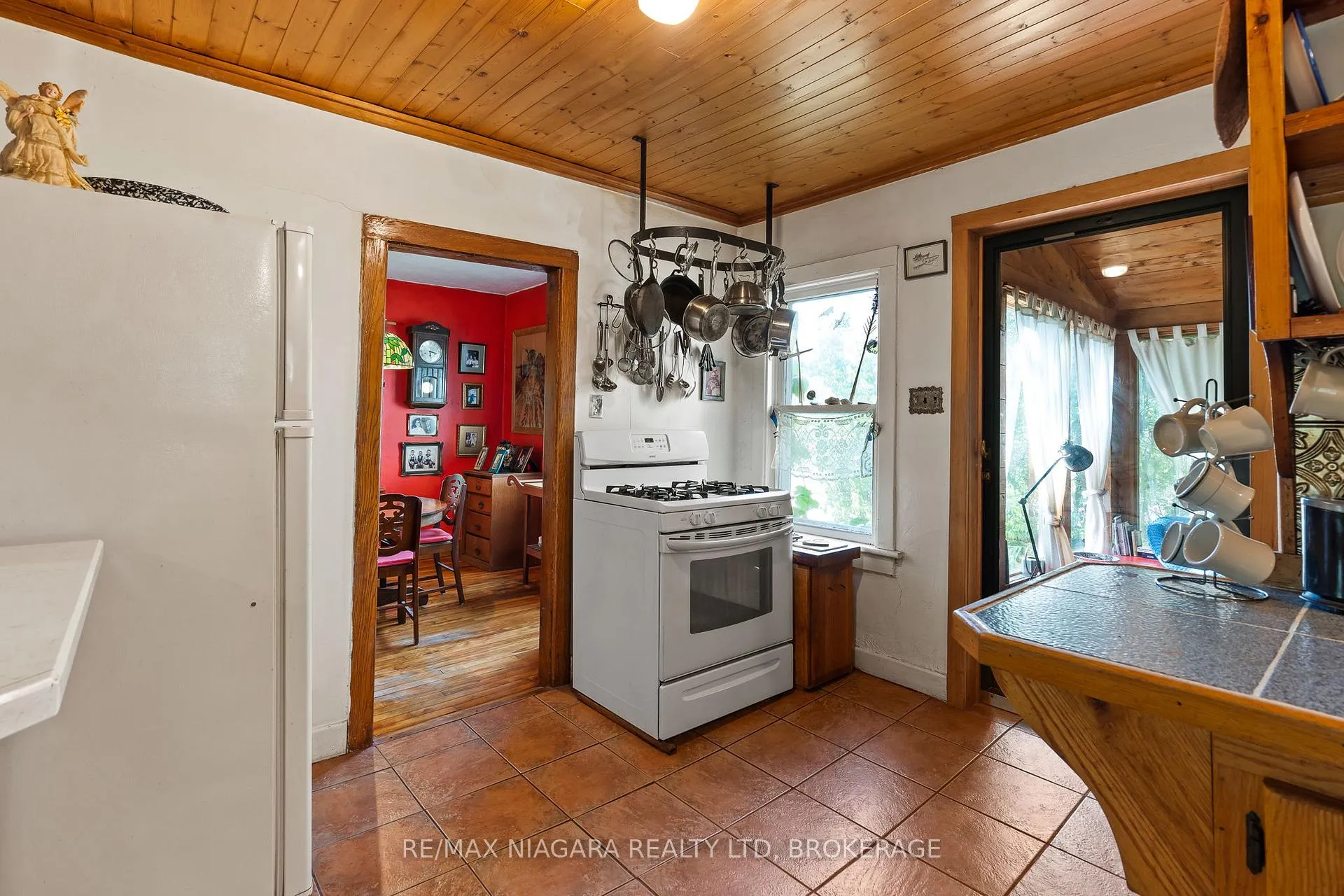Photo 13 of 105 Weir Road, Port Colborne, Main Street — HOMEH