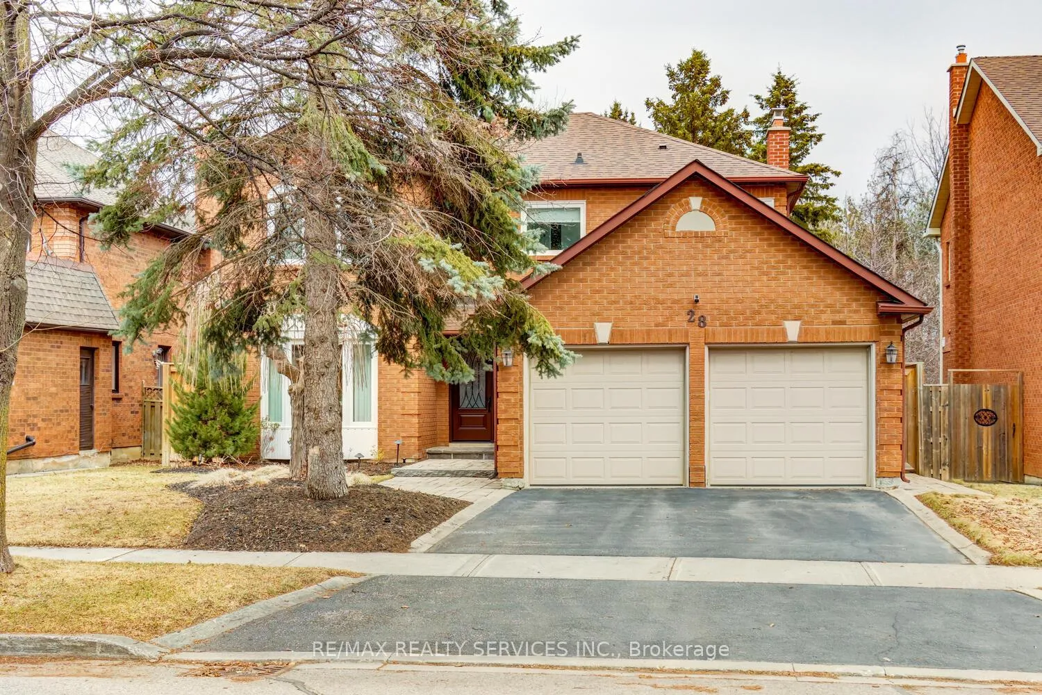 Front of 28 Chickadee Crescent