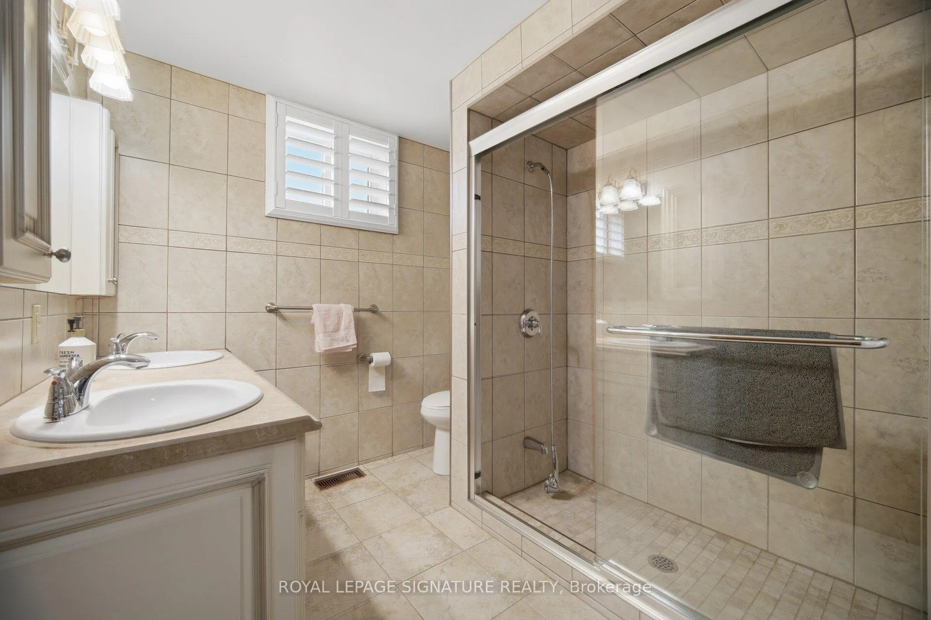 Photo 19 of 39 Darlington Drive, Hamilton, Gilbert — HOMEH