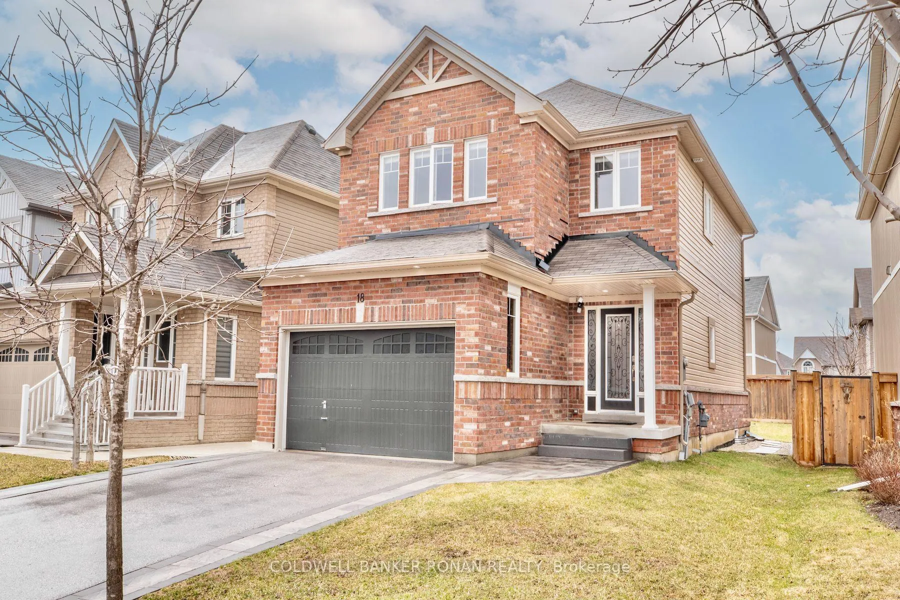 Photo 3 of 18 Jones Street, New Tecumseth, Alliston — HOMEH