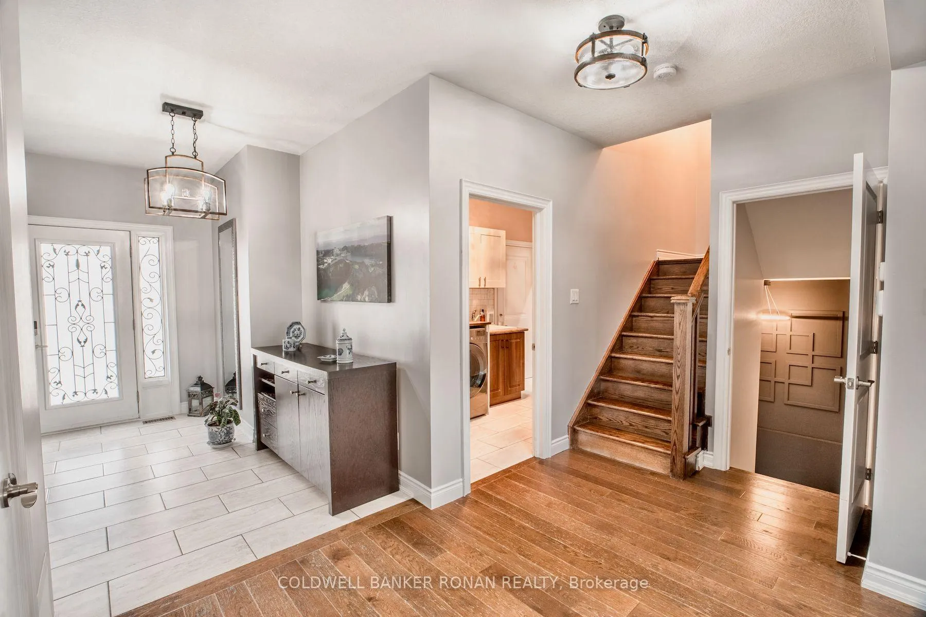 Photo 6 of 18 Jones Street, New Tecumseth, Alliston — HOMEH