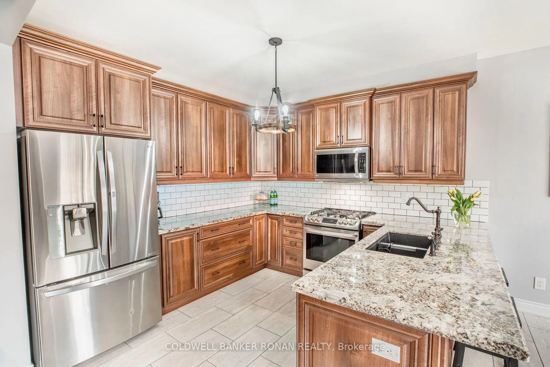 Photo 10 of 18 Jones Street, New Tecumseth, Alliston — HOMEH