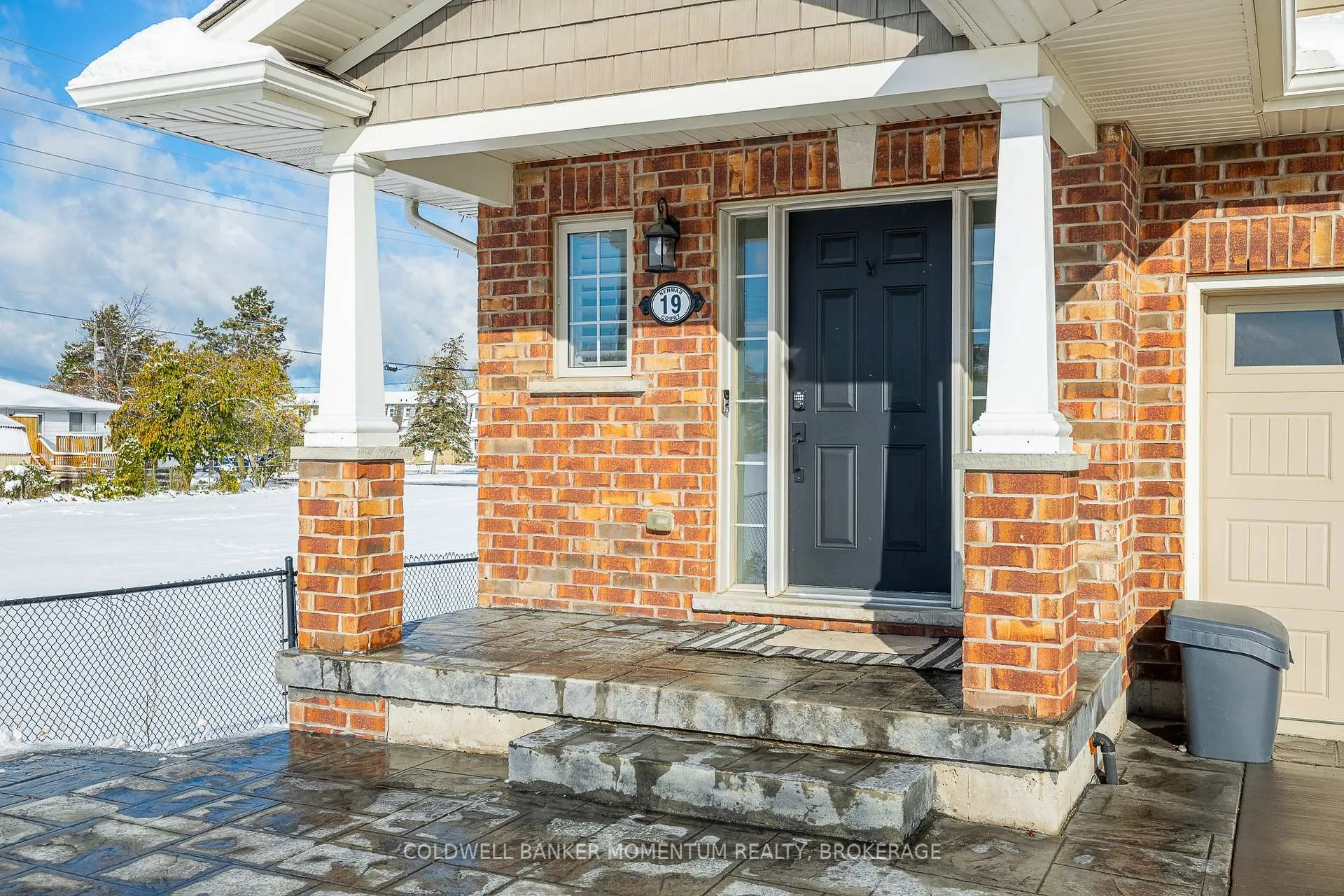 Photo 4 of 19 Kenmar Court, St. Catharines, Secord Woods — HOMEH