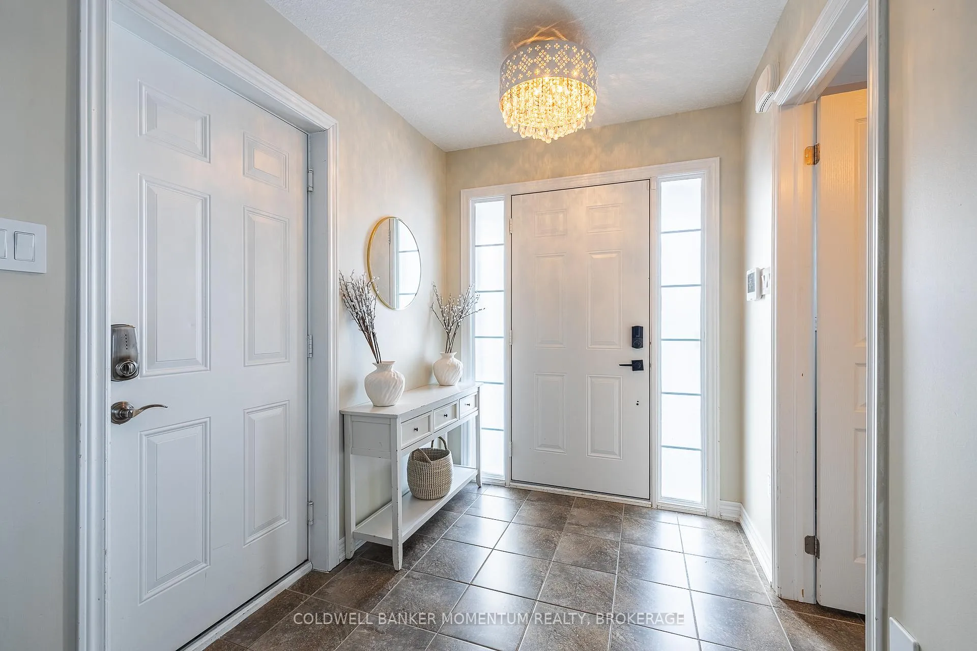 Photo 5 of 19 Kenmar Court, St. Catharines, Secord Woods — HOMEH