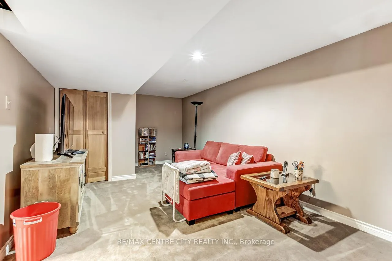 Photo 14 of 26 Manor Road, St. Thomas — HOMEH