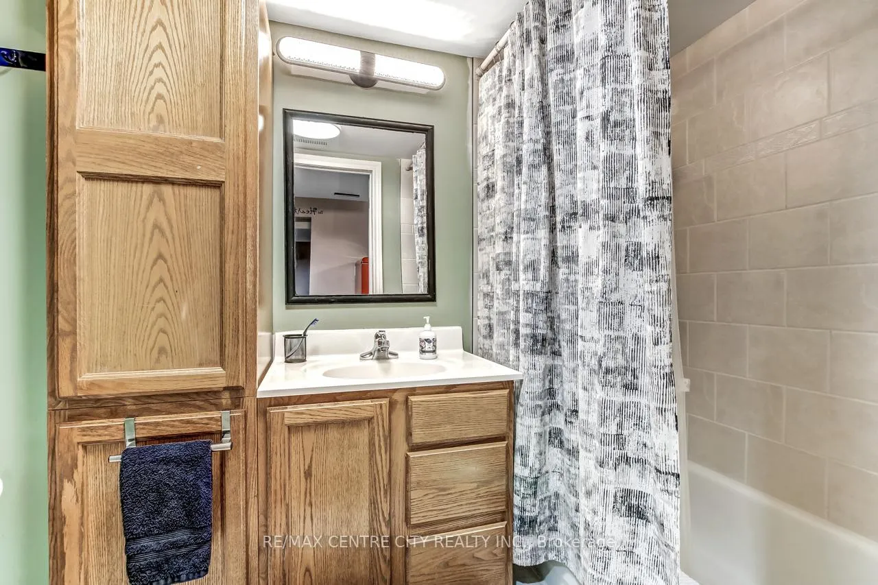 Photo 18 of 26 Manor Road, St. Thomas — HOMEH
