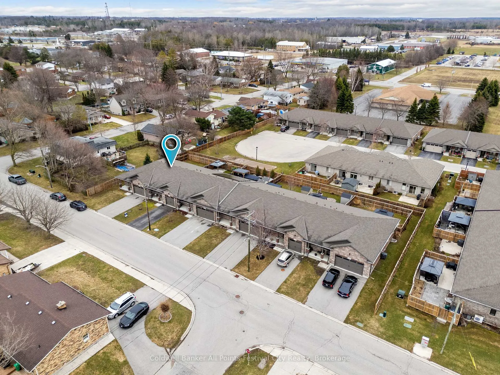 Photo 2 of 206 Bennett Street E, Goderich, Goderich (Town) — HOMEH