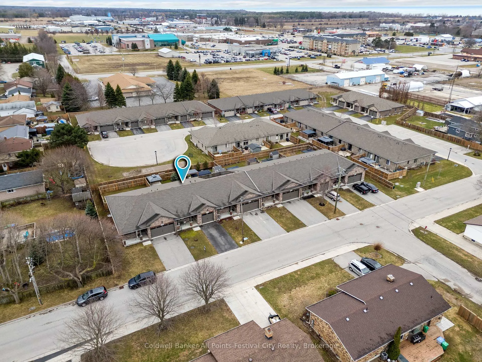 Photo 4 of 206 Bennett Street E, Goderich, Goderich (Town) — HOMEH