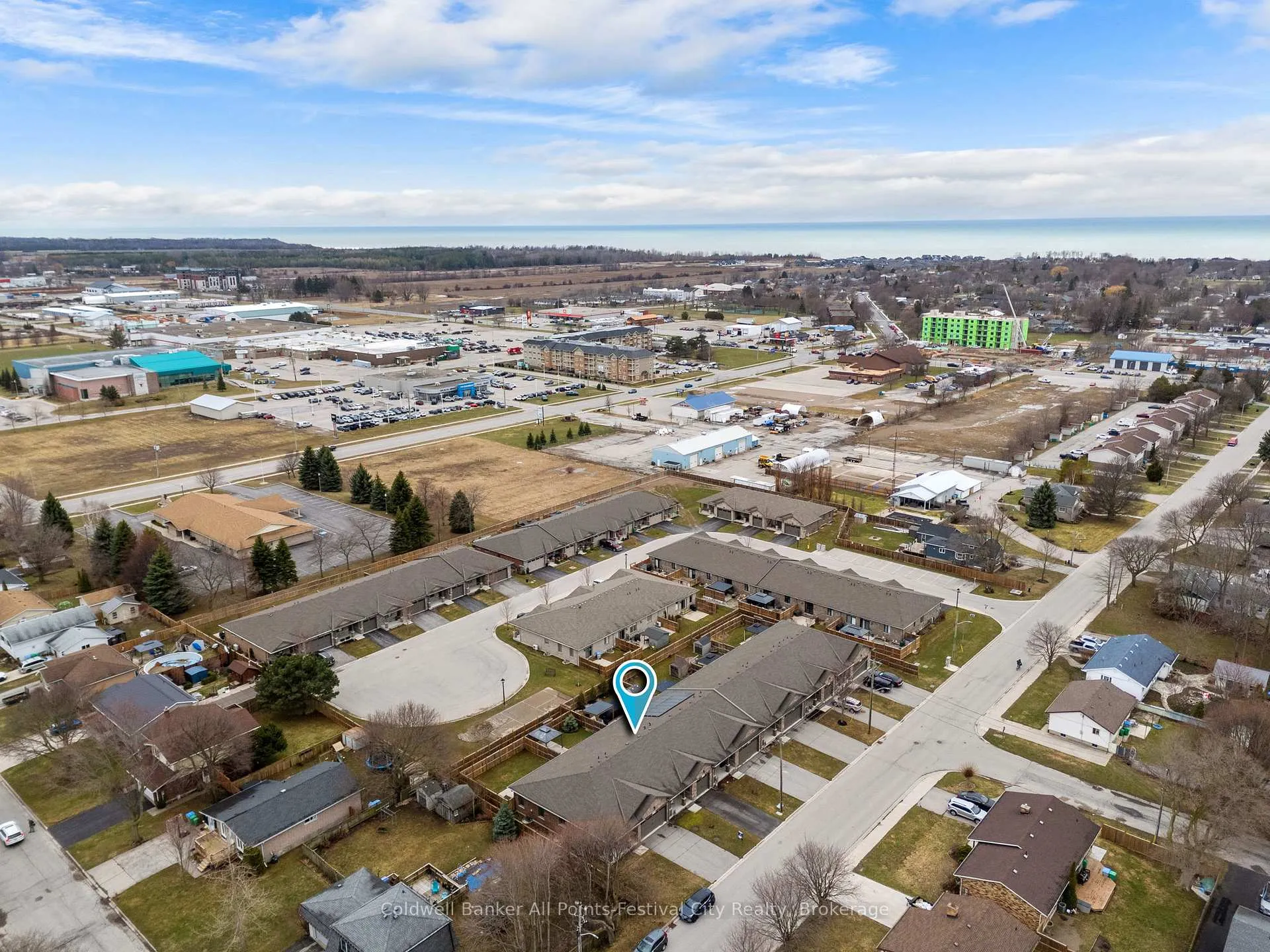 Photo 5 of 206 Bennett Street E, Goderich, Goderich (Town) — HOMEH