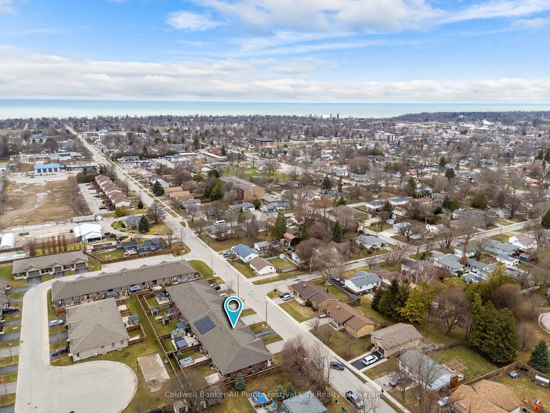 Photo 6 of 206 Bennett Street E, Goderich, Goderich (Town) — HOMEH