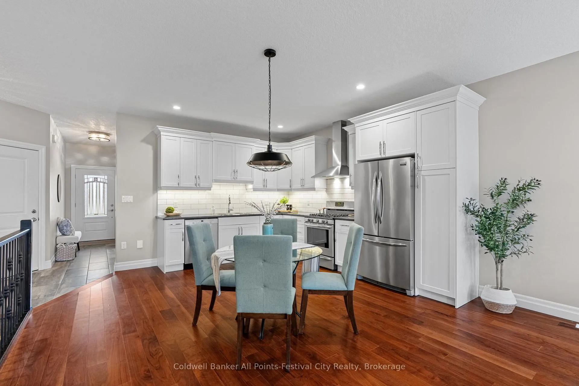 Photo 18 of 206 Bennett Street E, Goderich, Goderich (Town) — HOMEH