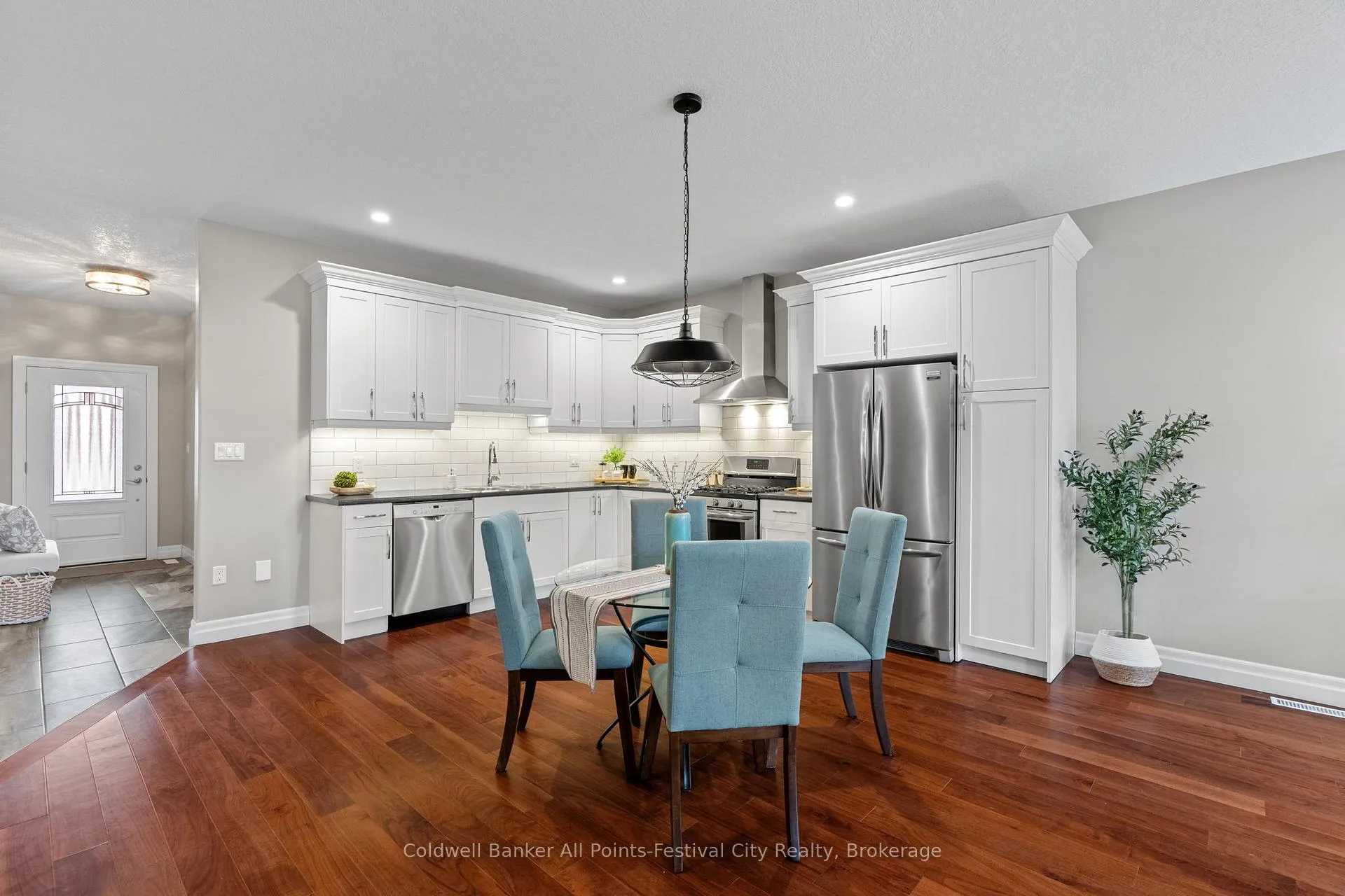 Photo 31 of 206 Bennett Street E, Goderich, Goderich (Town) — HOMEH