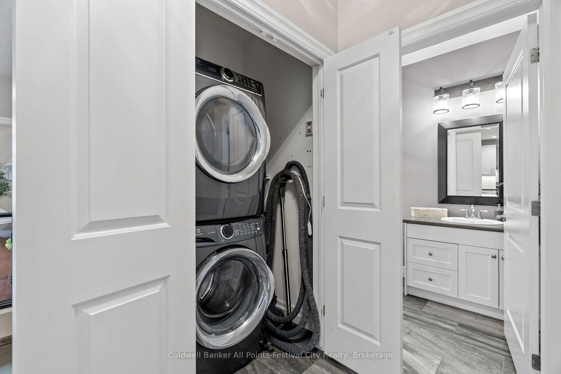 Photo 33 of 206 Bennett Street E, Goderich, Goderich (Town) — HOMEH