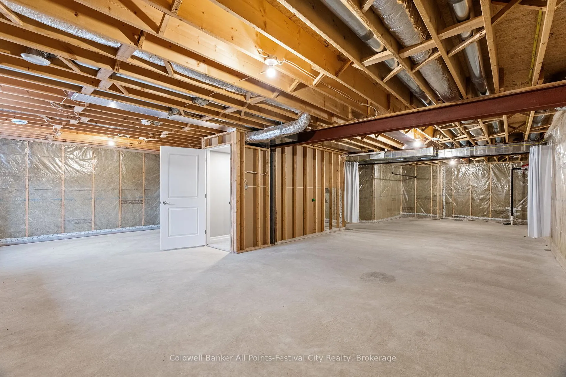 Photo 36 of 206 Bennett Street E, Goderich, Goderich (Town) — HOMEH