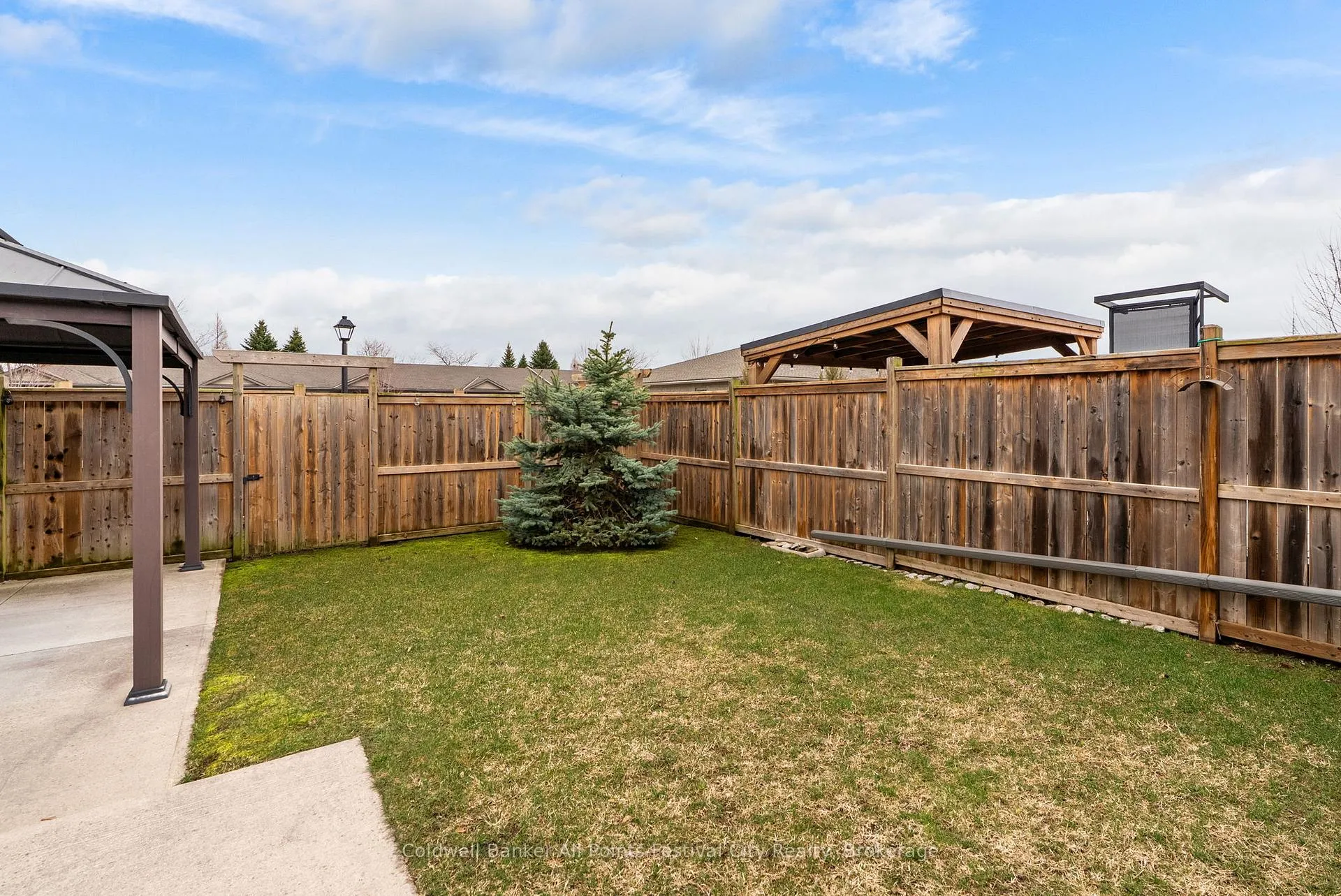 Photo 42 of 206 Bennett Street E, Goderich, Goderich (Town) — HOMEH