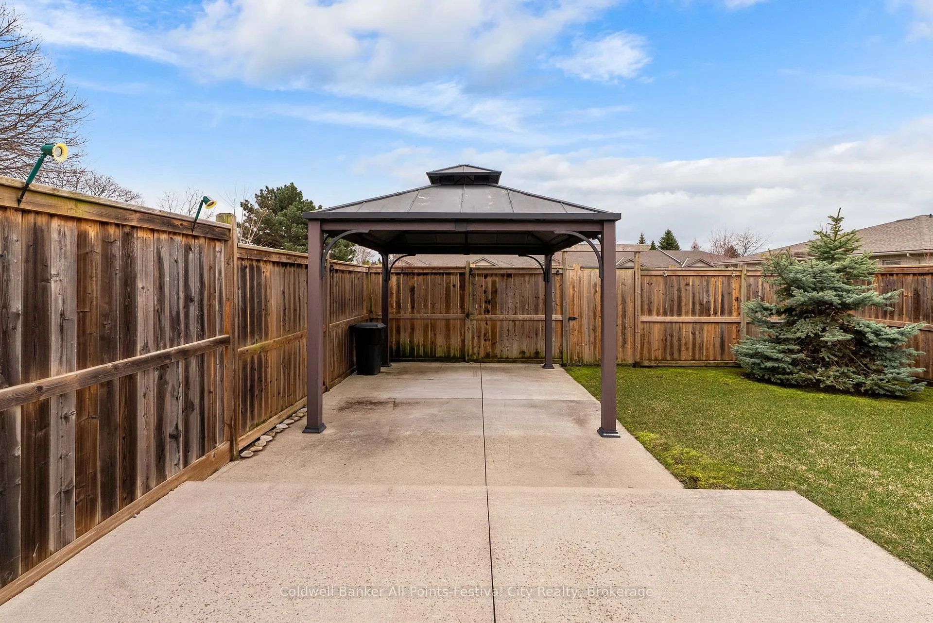 Photo 43 of 206 Bennett Street E, Goderich, Goderich (Town) — HOMEH