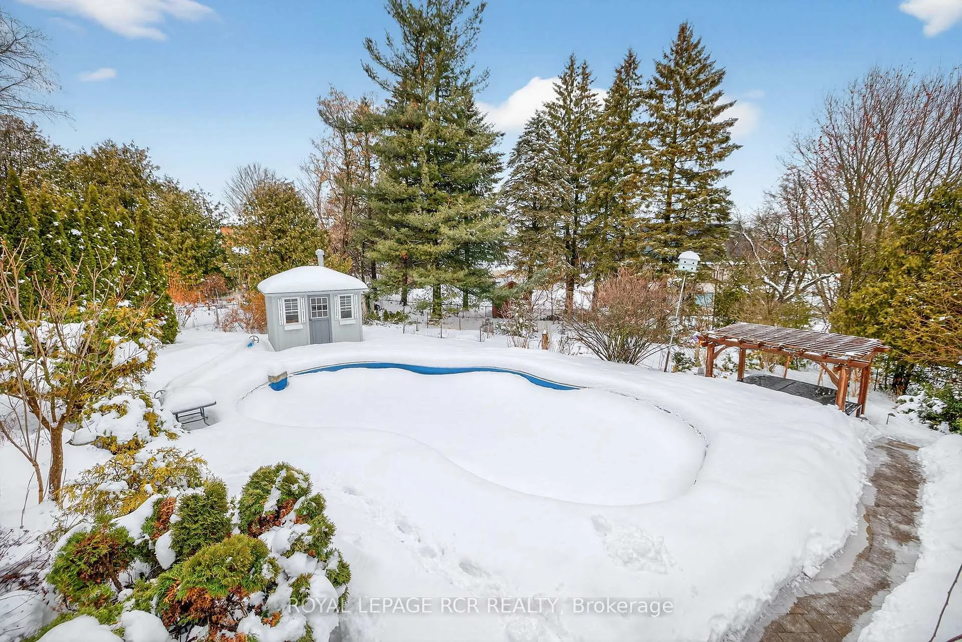 Photo 3 of 11 Hilltop Drive, Caledon, Caledon East — HOMEH
