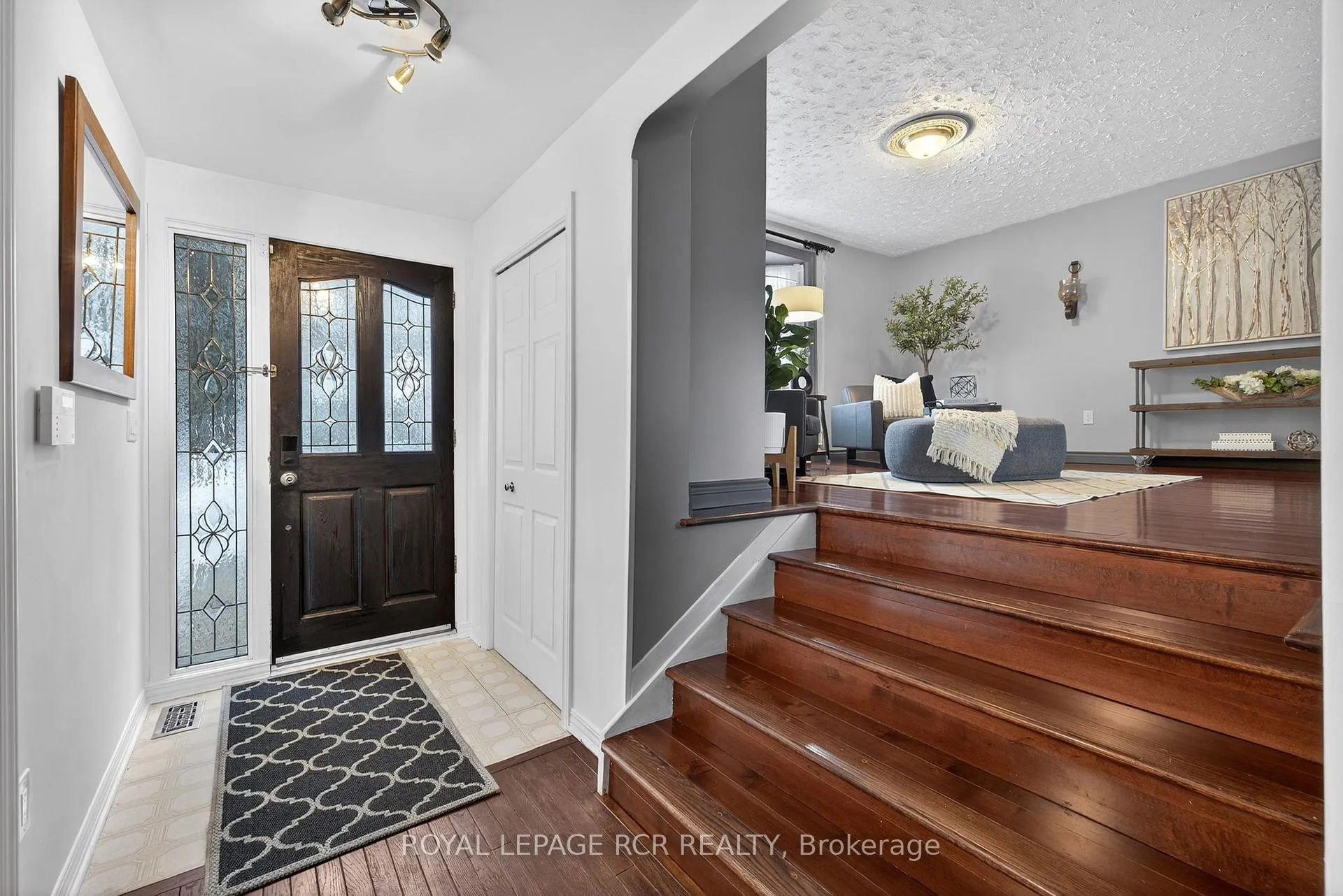 Photo 4 of 11 Hilltop Drive, Caledon, Caledon East — HOMEH