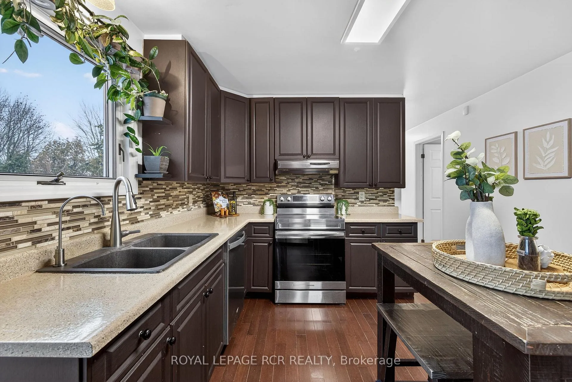 Photo 14 of 11 Hilltop Drive, Caledon, Caledon East — HOMEH