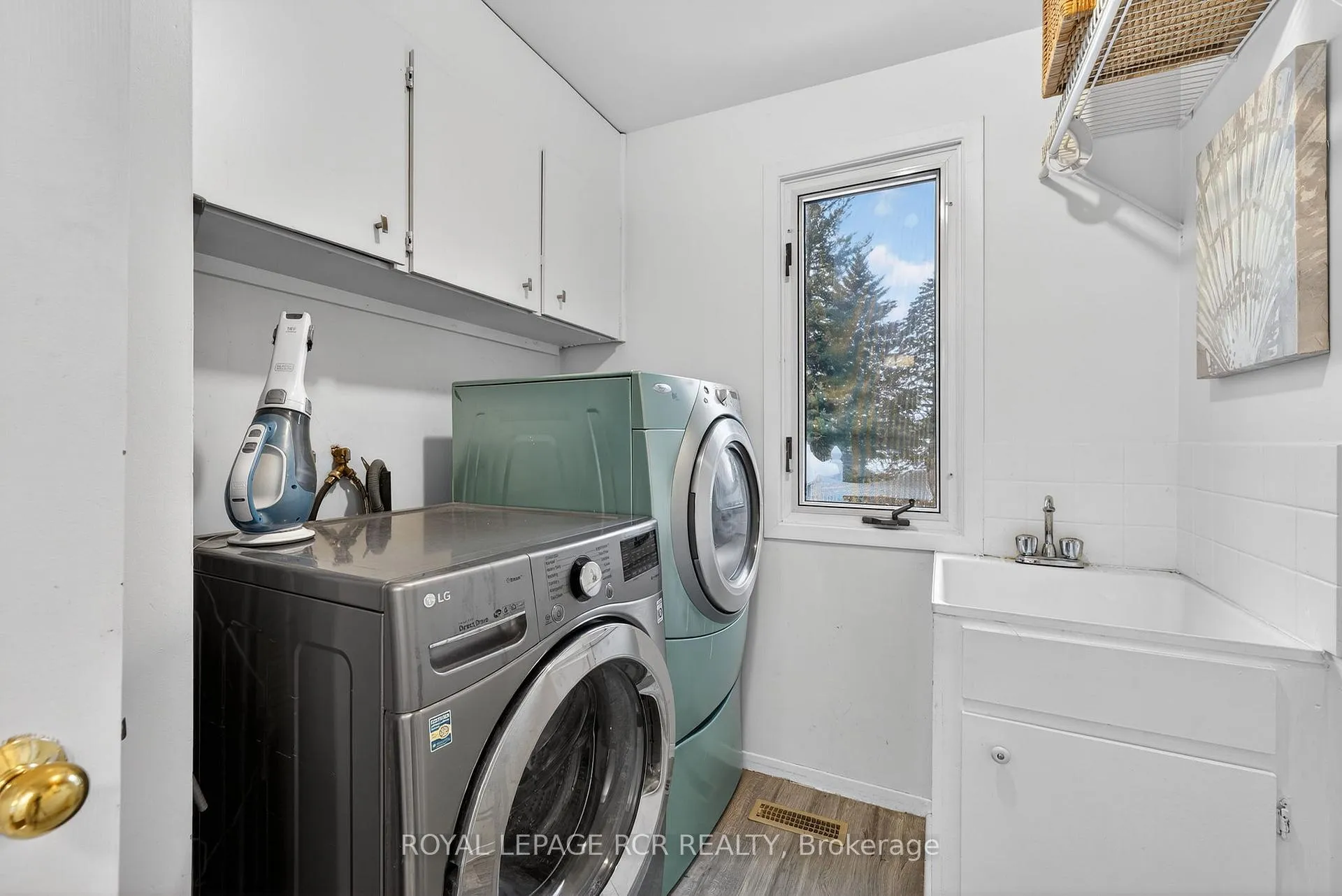 Photo 24 of 11 Hilltop Drive, Caledon, Caledon East — HOMEH