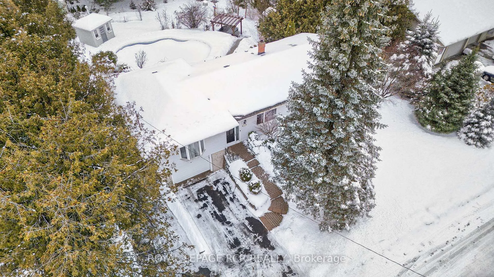 Photo 35 of 11 Hilltop Drive, Caledon, Caledon East — HOMEH