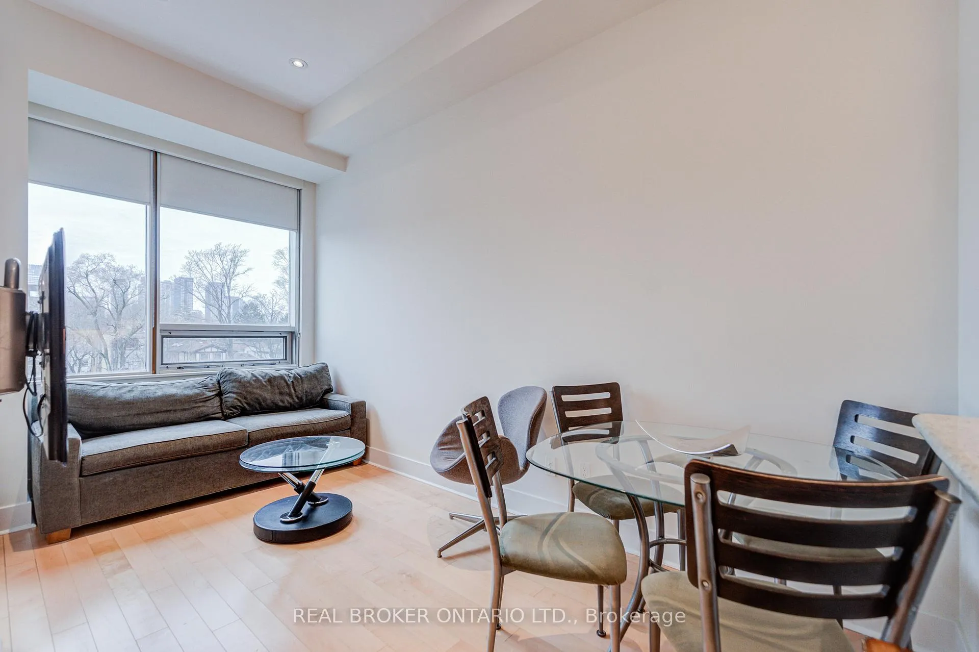 Photo 14 of Unit 406, 562 Eglinton Avenue E, Toronto, Mount Pleasant East — HOMEH