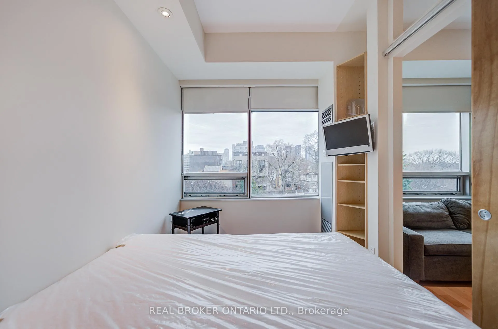 Photo 18 of Unit 406, 562 Eglinton Avenue E, Toronto, Mount Pleasant East — HOMEH