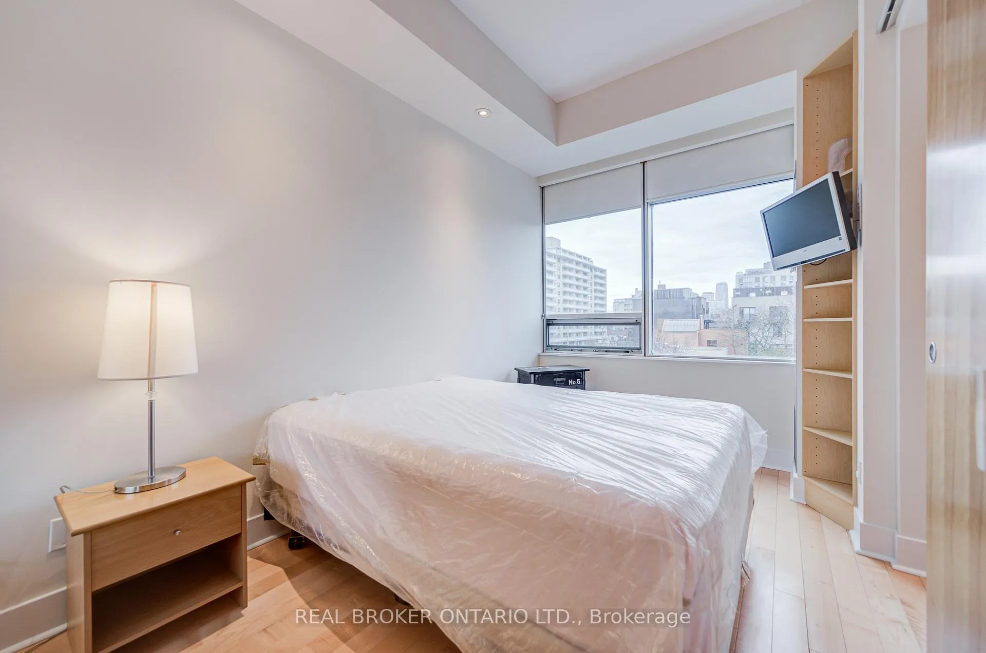 Photo 19 of Unit 406, 562 Eglinton Avenue E, Toronto, Mount Pleasant East — HOMEH